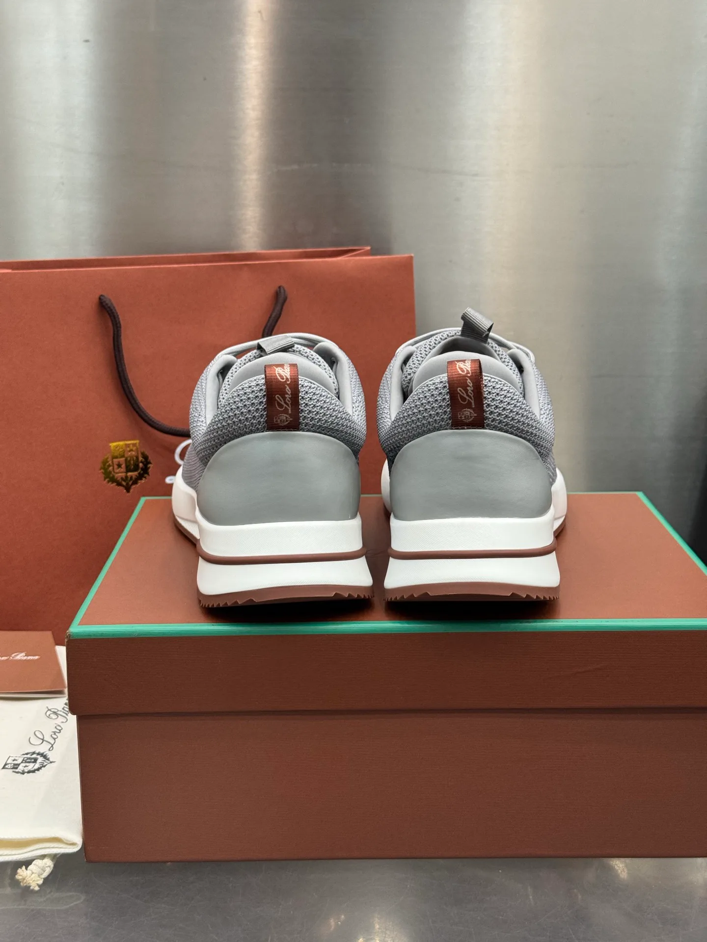 Men's Sneakers LORO PIANA 18202682