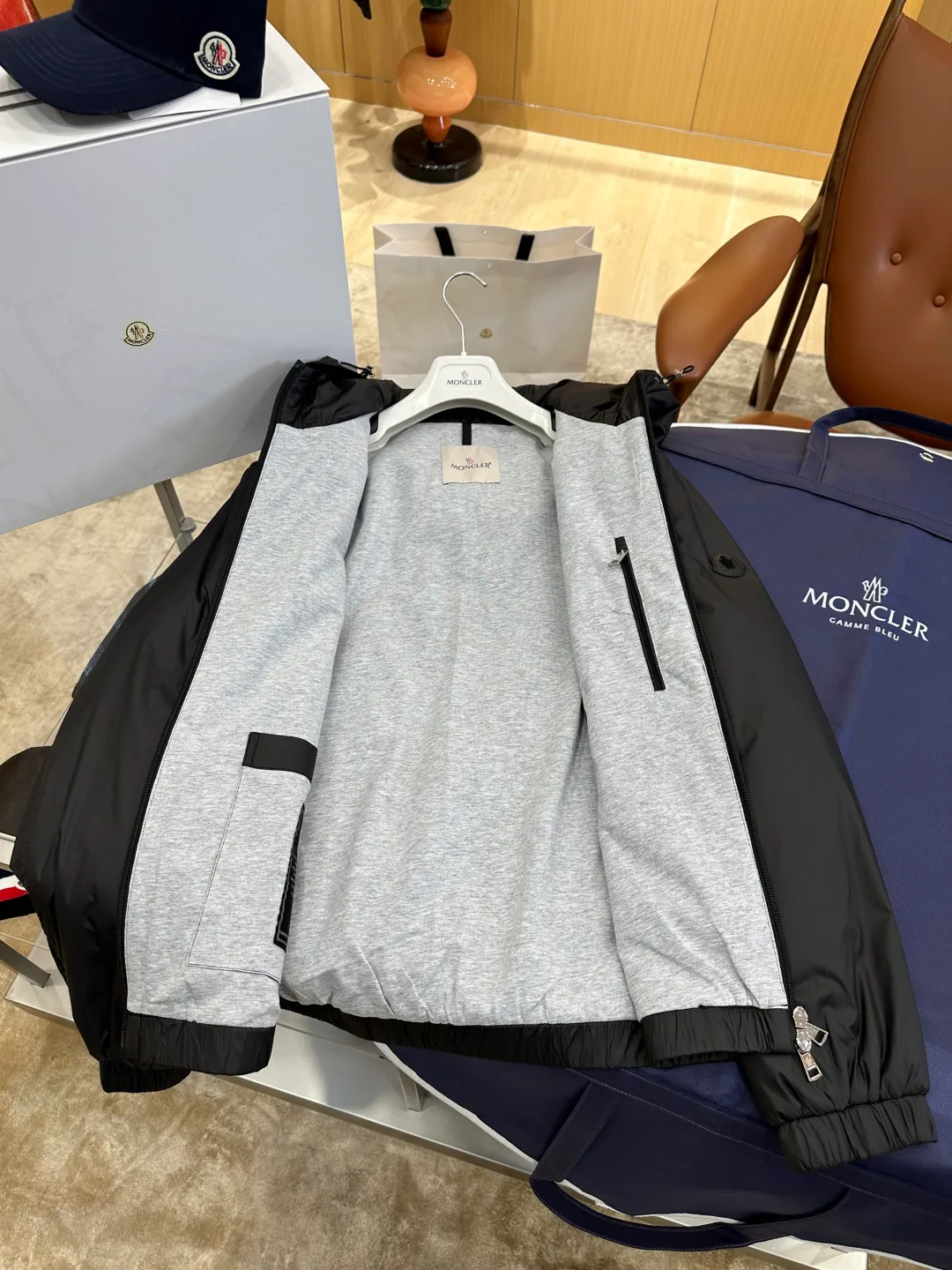 Men's Jackets And Down Jackets MONCLER 18461326