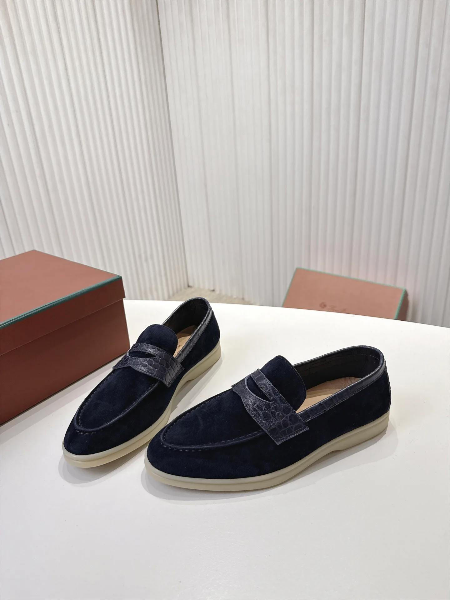 Women's Loafers And Moccasins LORO PIANA 18039687