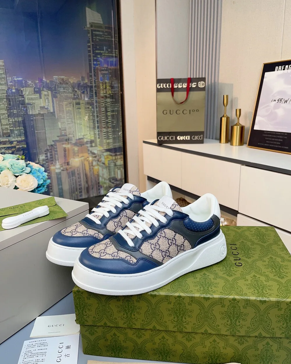 Women's Sneakers GUCCI 18369606
