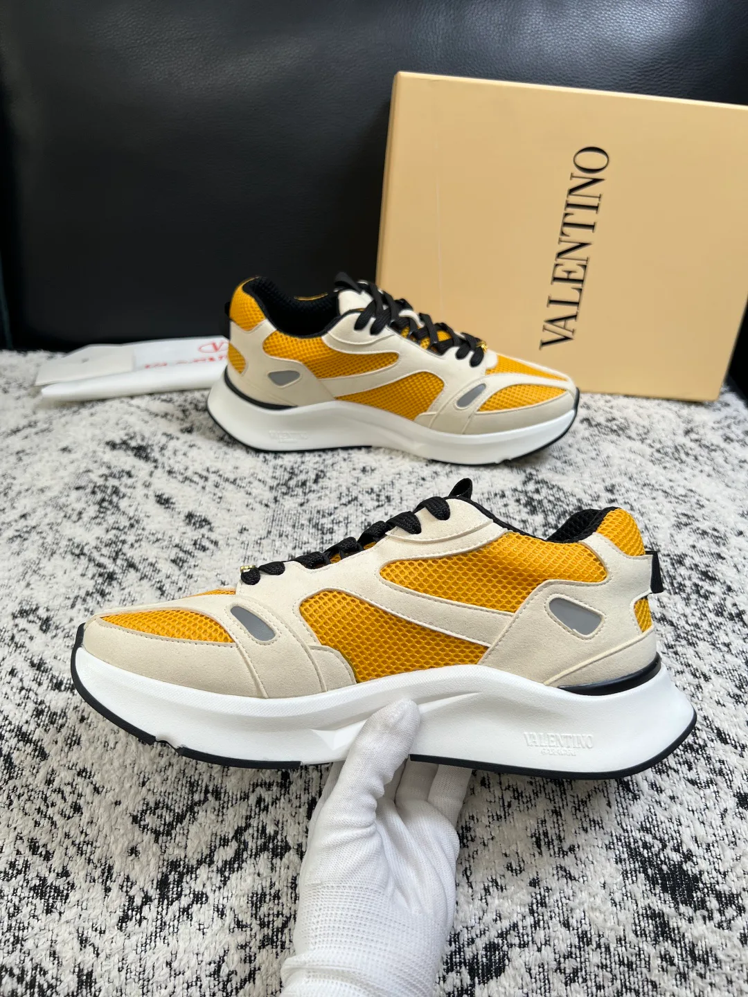 Men's Sneakers VALENTINO 17429903