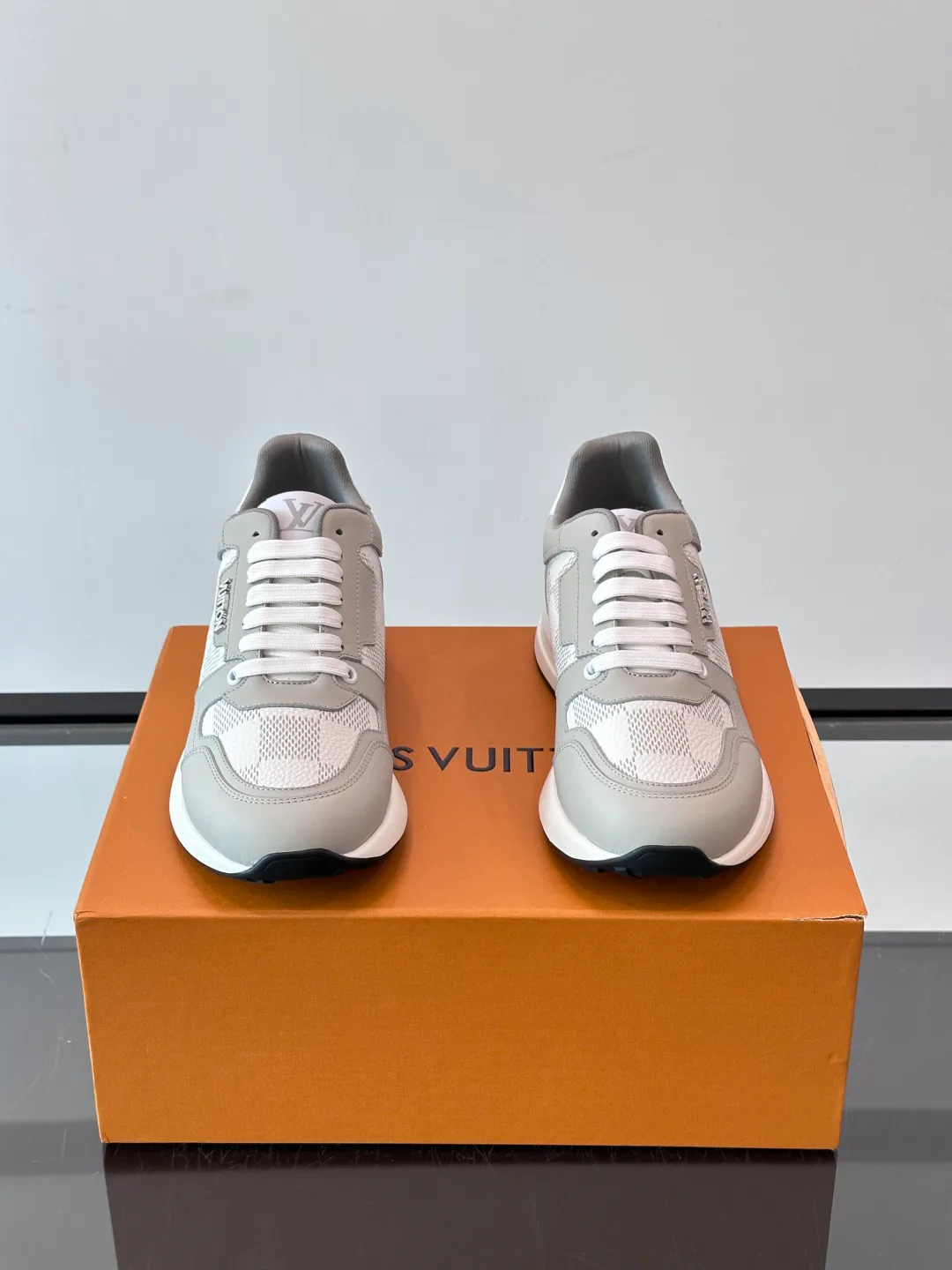 Men's Sneakers LOUIS VUITTON 18400552