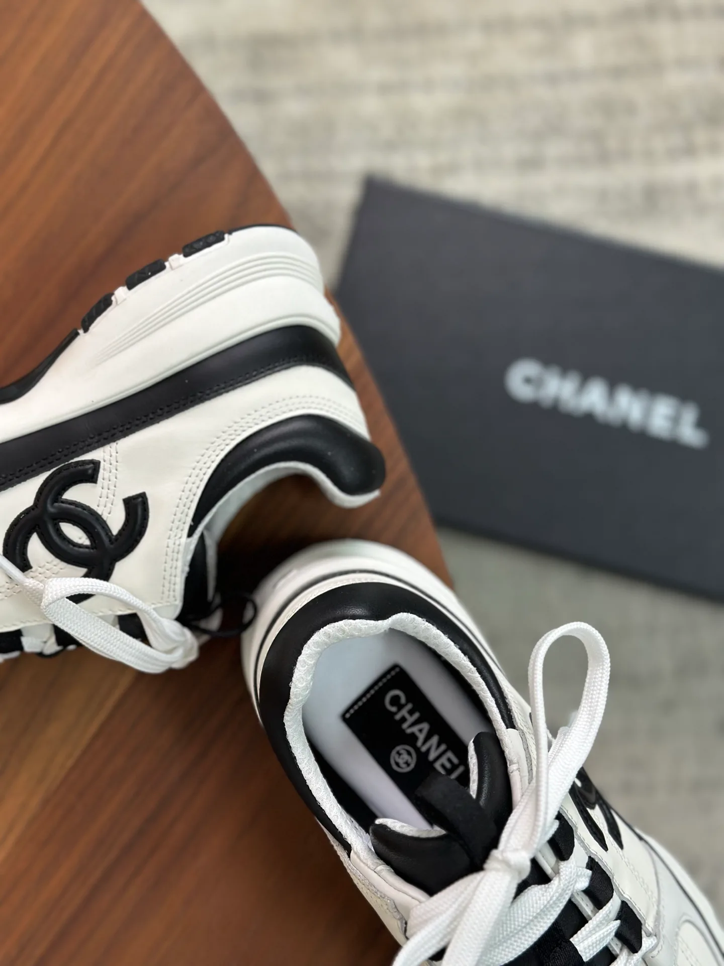 Women's Sneakers CHANEL 18329928