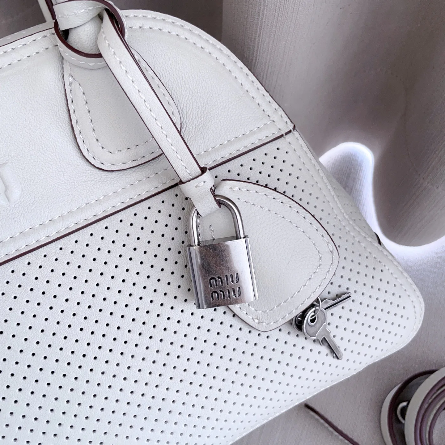 Women's Classic Handbags MIU MIU 17810527
