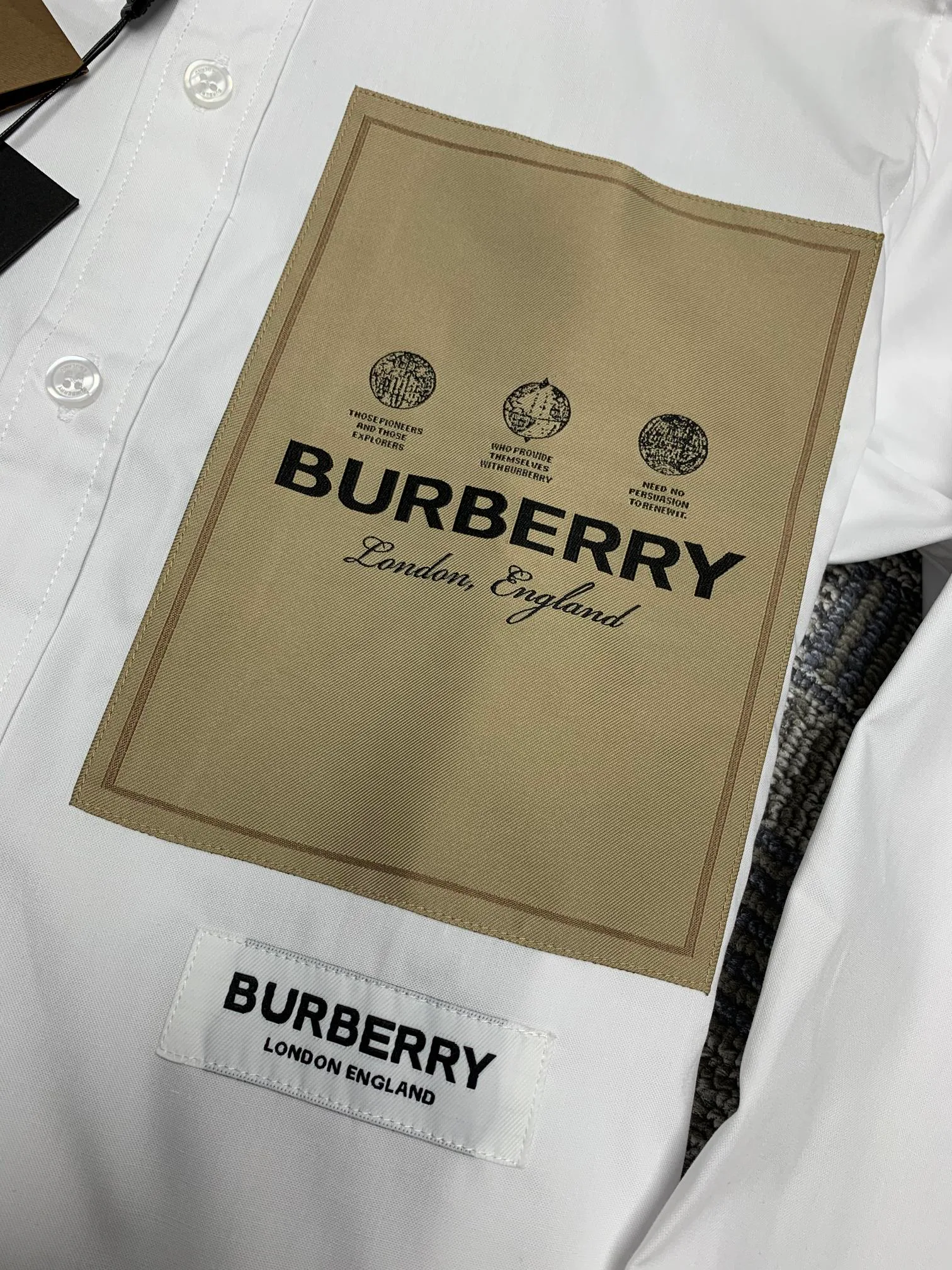 Men's Shirts BURBERRY 17967417