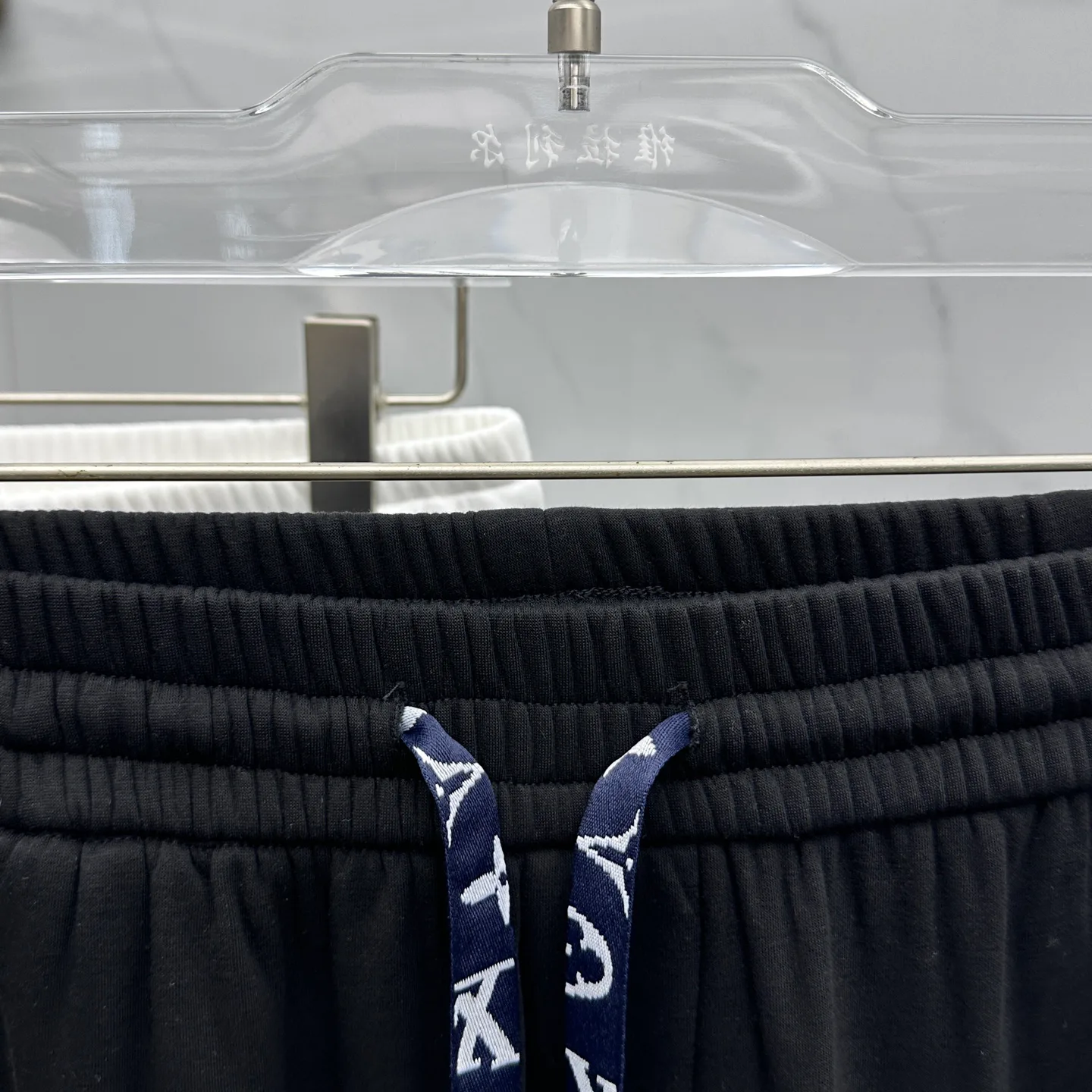Men's Trousers LOUIS VUITTON 18246694