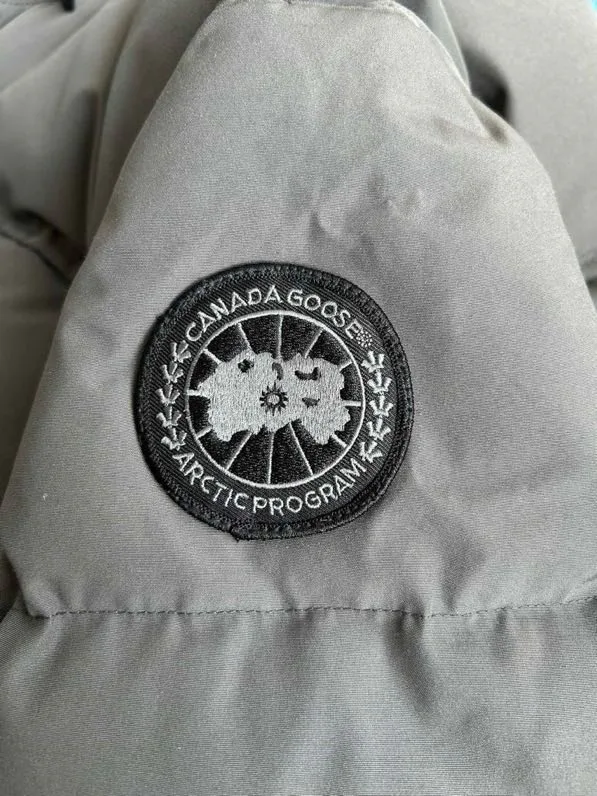 Women's Jackets And Down Jackets CANADA GOOSE 18111613