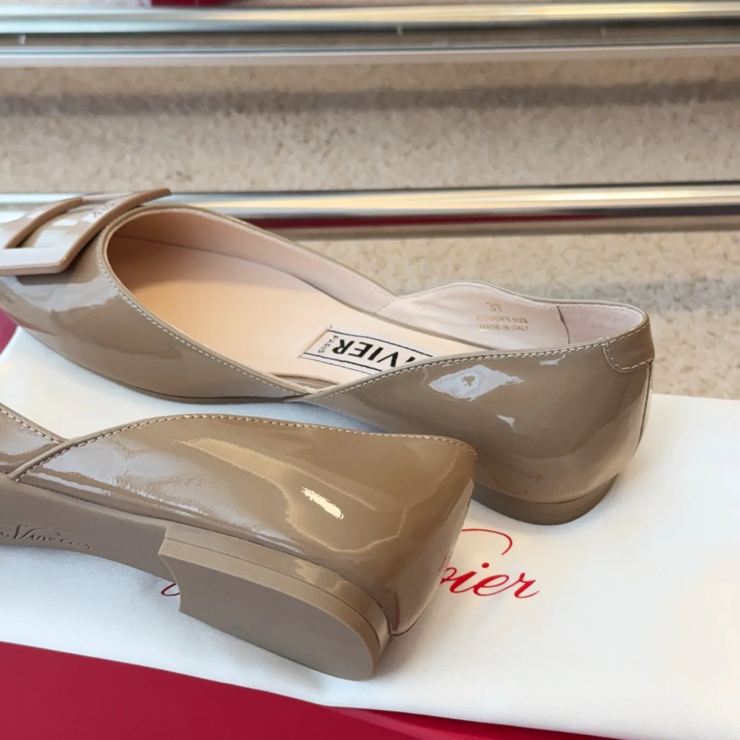 Women's Ballet Flats ROGER VIVIER 17550587
