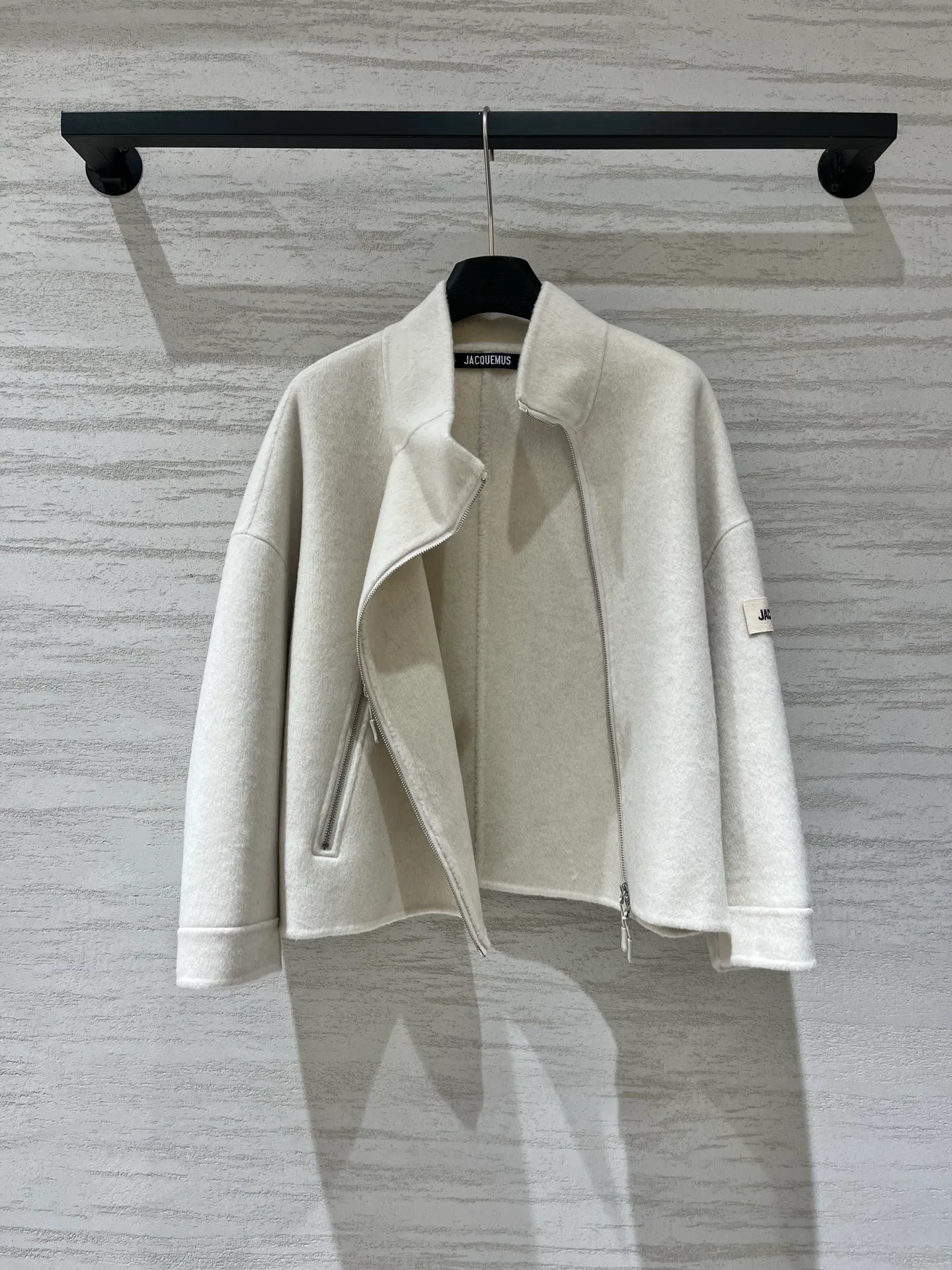 Women's Jackets And Down Jackets JACQUEMUS 18533346