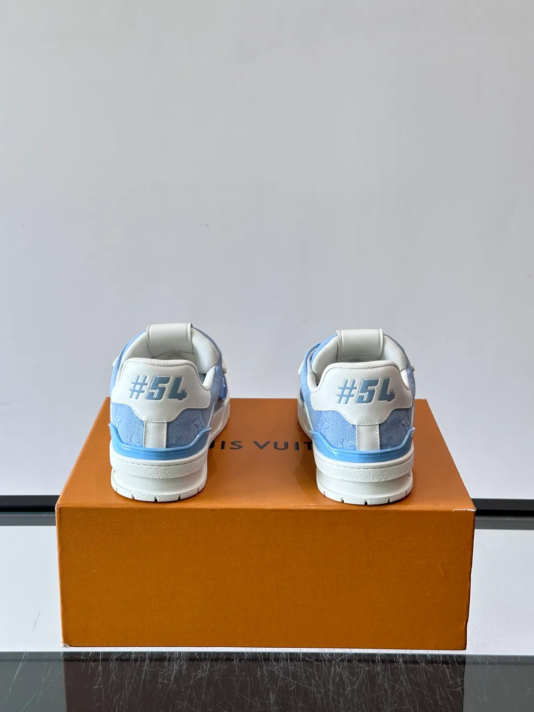 Men's Sneakers LOUIS VUITTON 17638793