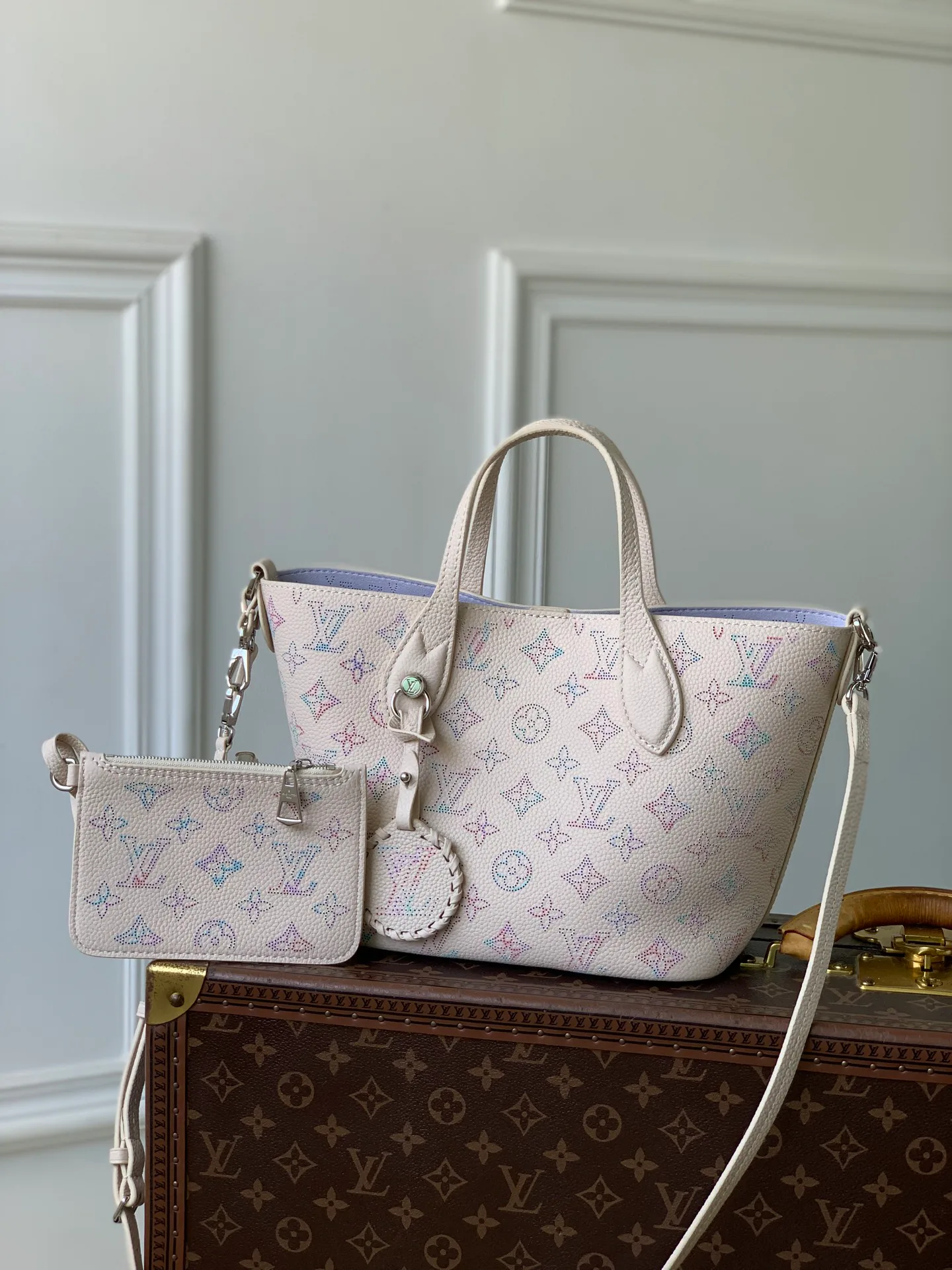 Women's Classic Handbags LOUIS VUITTON 18147477