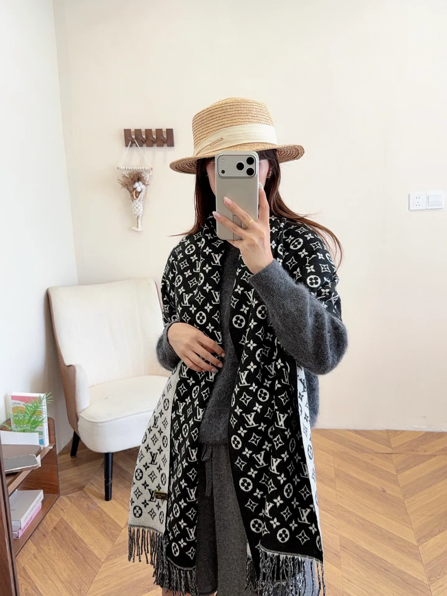 Scarves LOUIS VUITTON 18105495