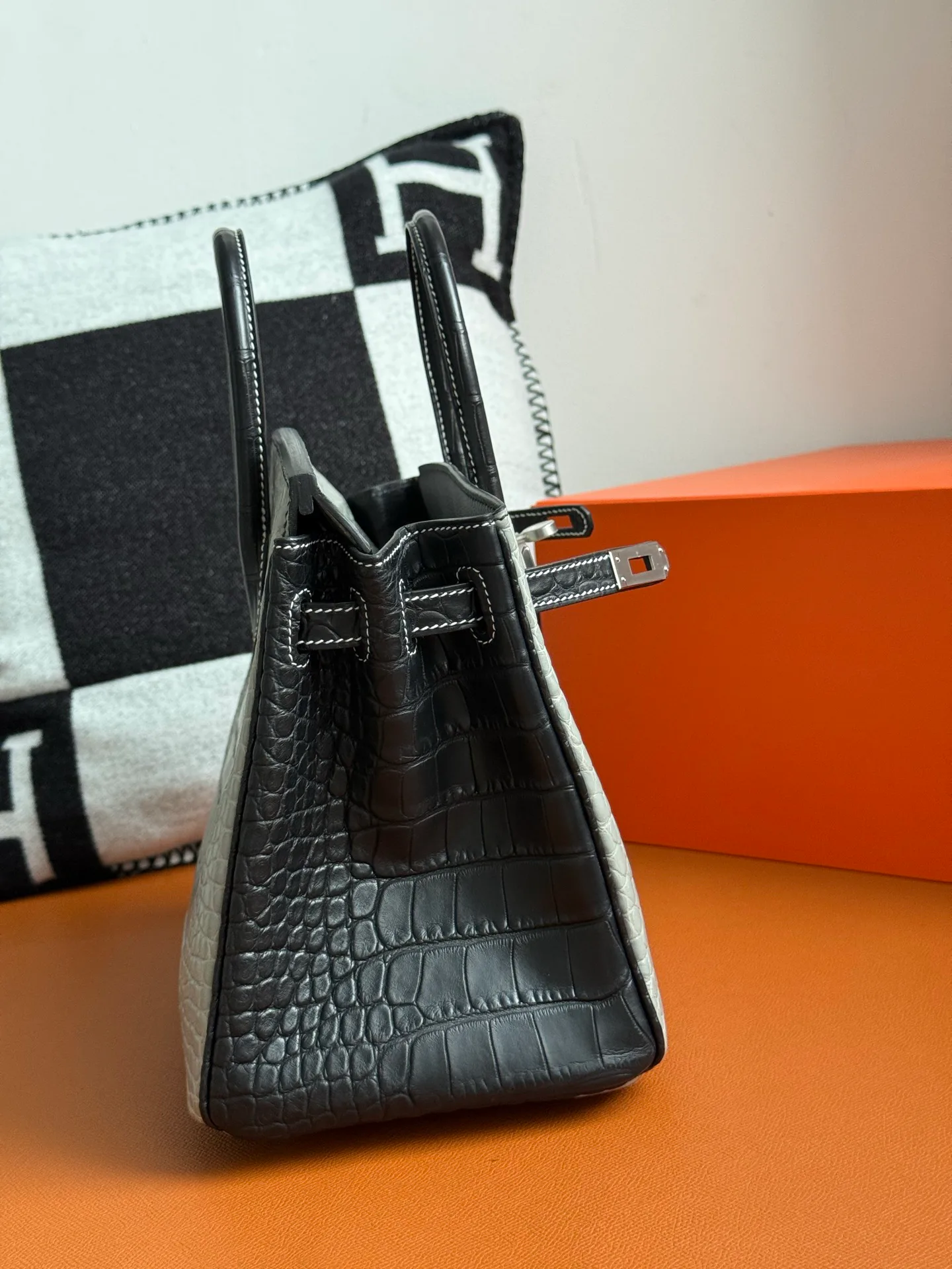 Women's Classic Handbags HERMES 17851344