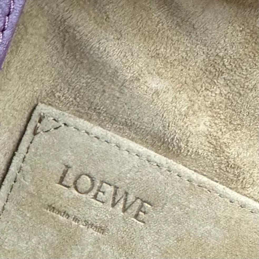 Women's Classic Handbags LOEWE 18030362