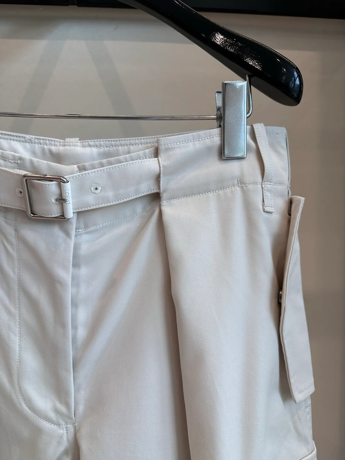 Women's Trousers LOEWE 18277336