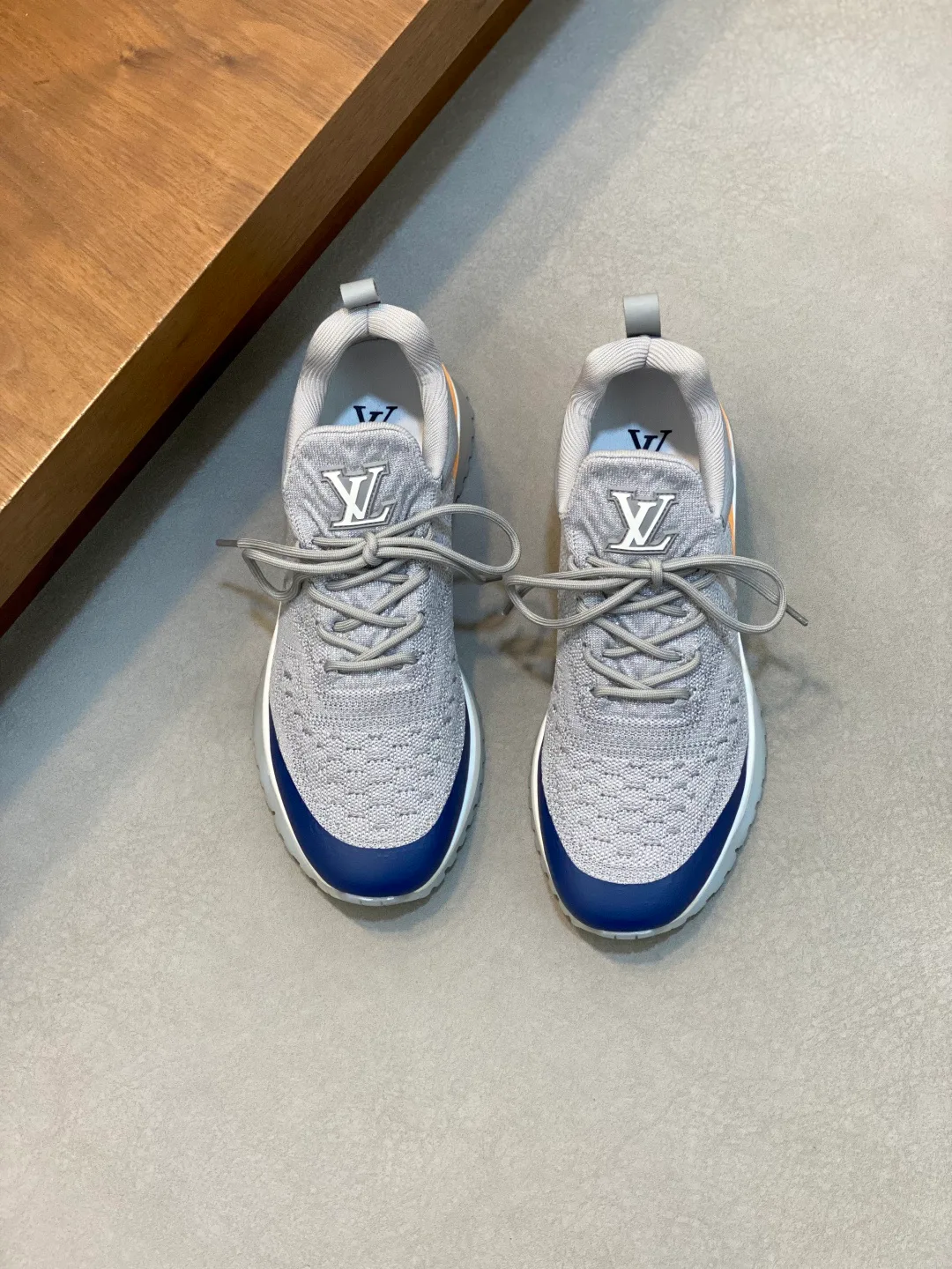 Men's Sneakers LOUIS VUITTON 18078944