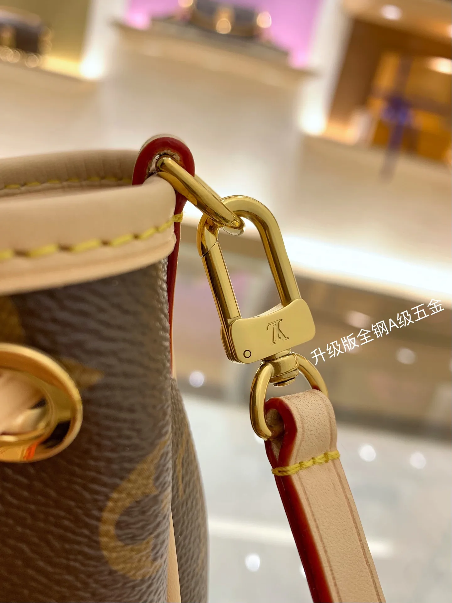 Women's Classic Handbags LOUIS VUITTON 17303176