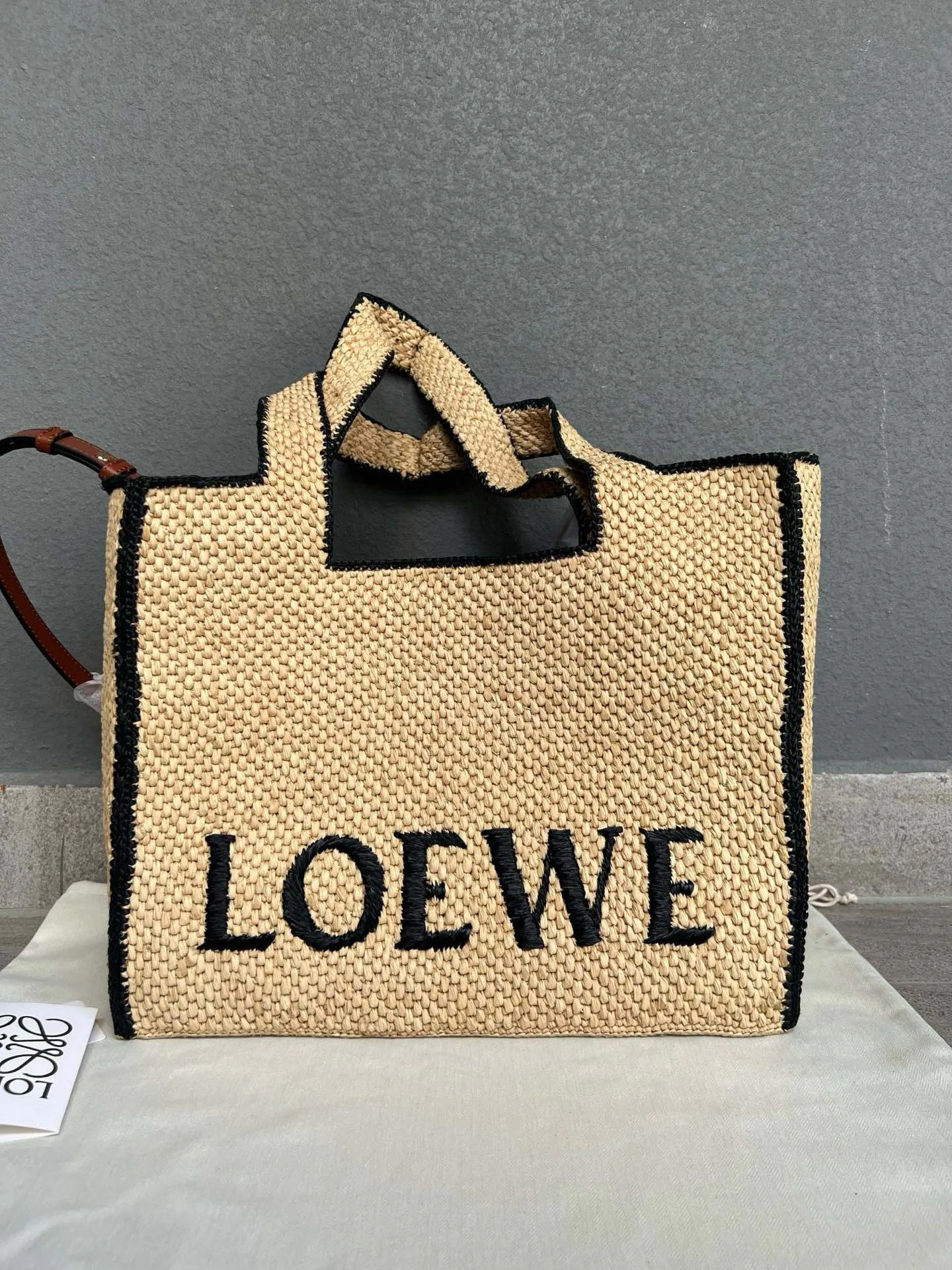 Women's Classic Handbags LOEWE 17673876