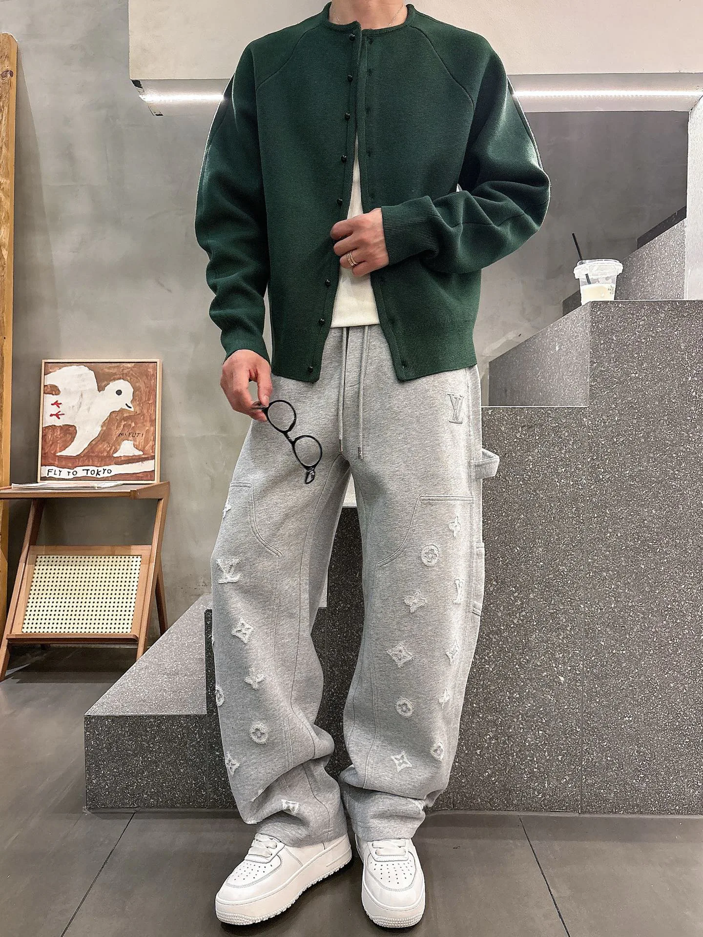 Брюки Мужские Louis Vuitton 18596867