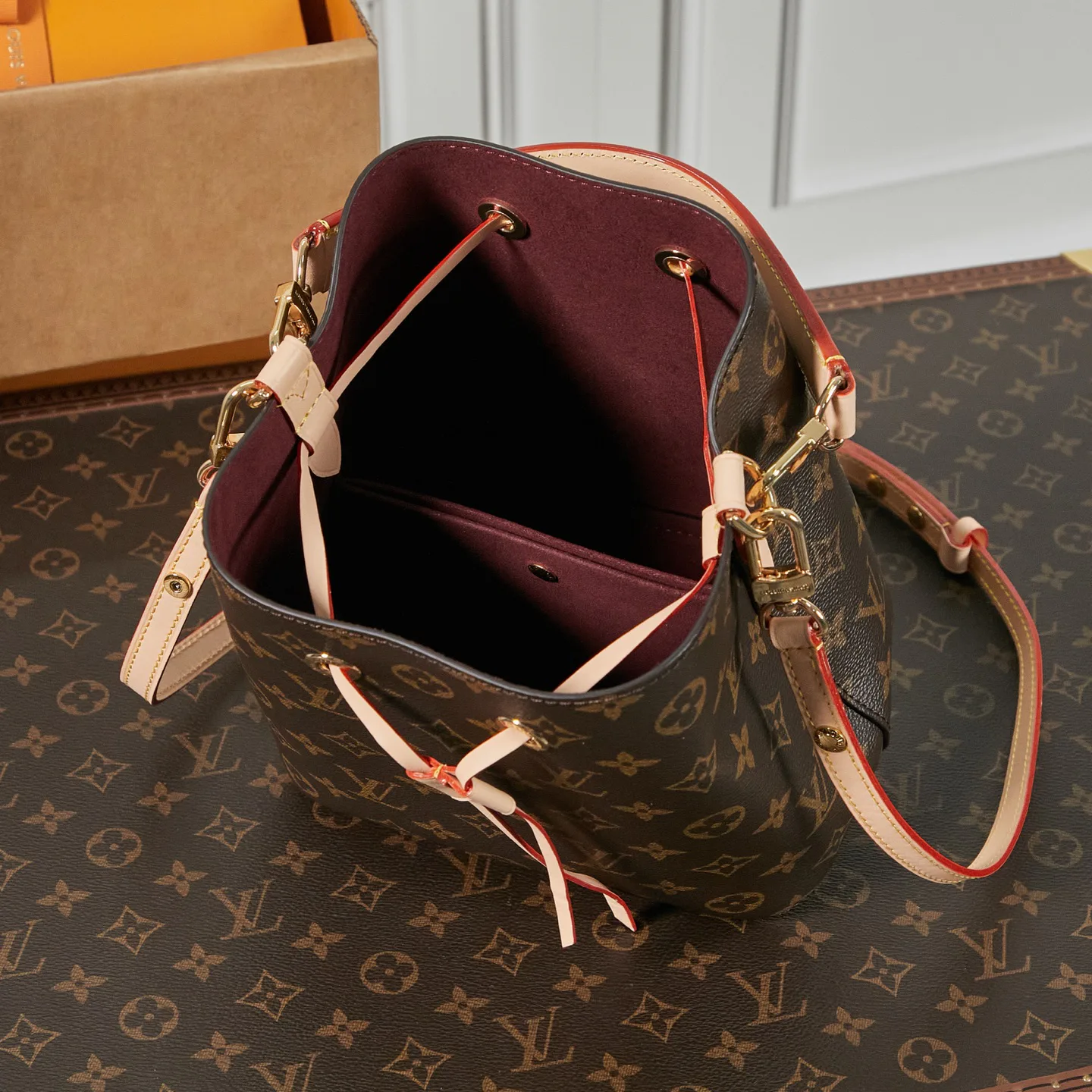 Women's Classic Handbags LOUIS VUITTON 18412659