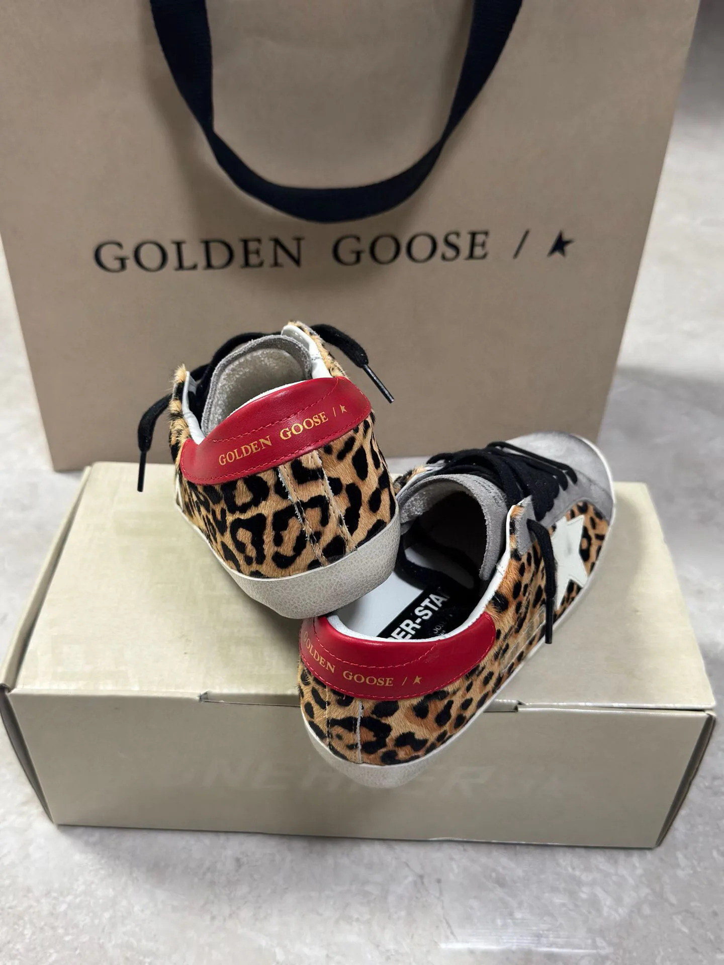 Women's Sneakers GOLDEN GOOSE 18265606