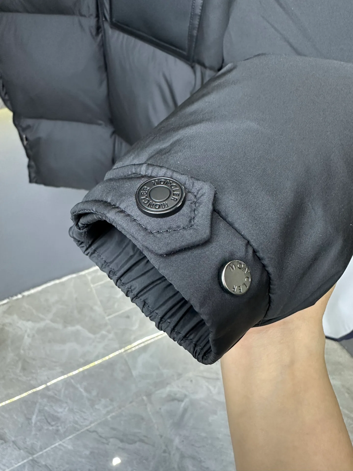 Куртки И Пуховики Мужские Moncler 18600125