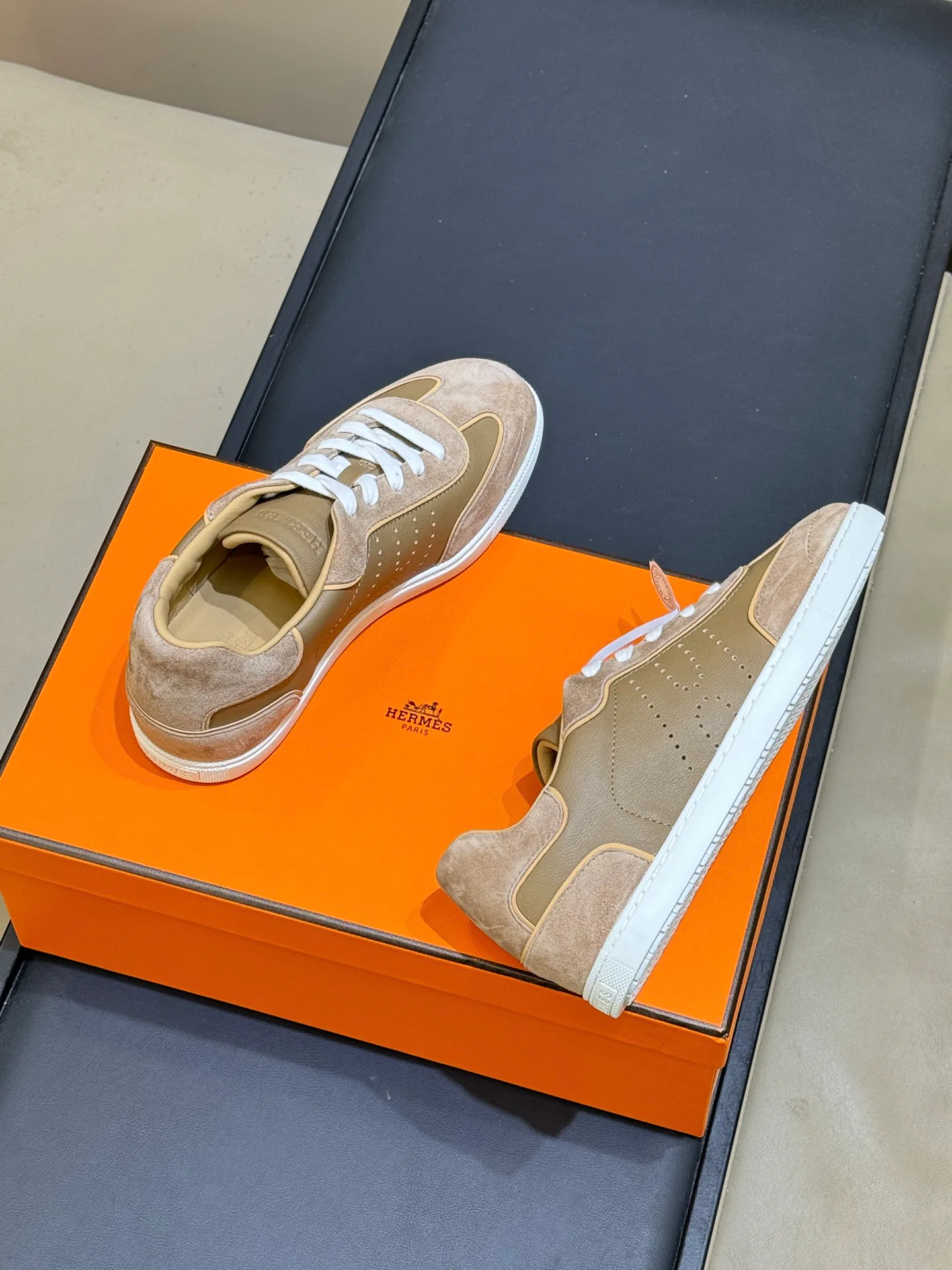 Women's Sneakers HERMES 18072925