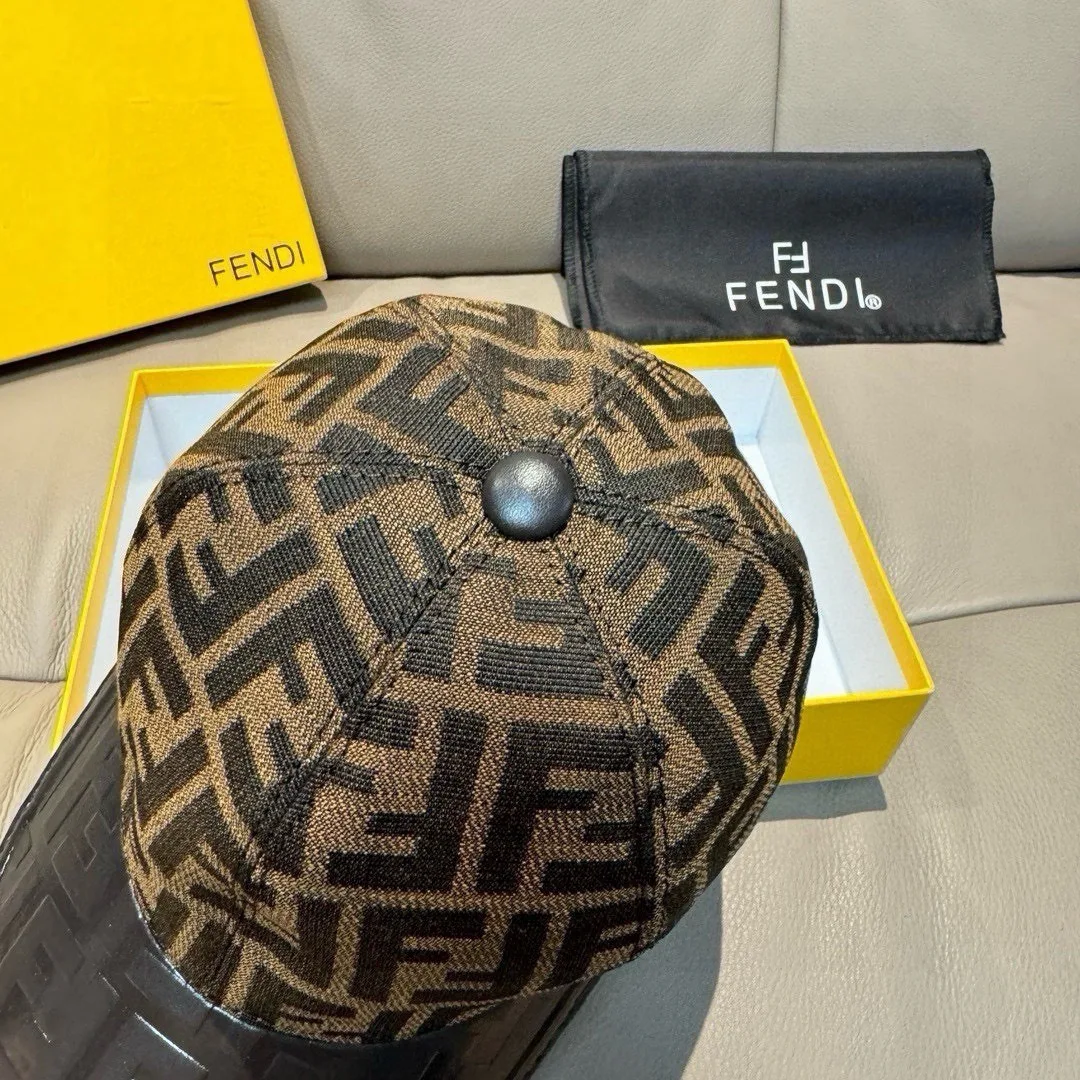 Hats FENDI 17515239