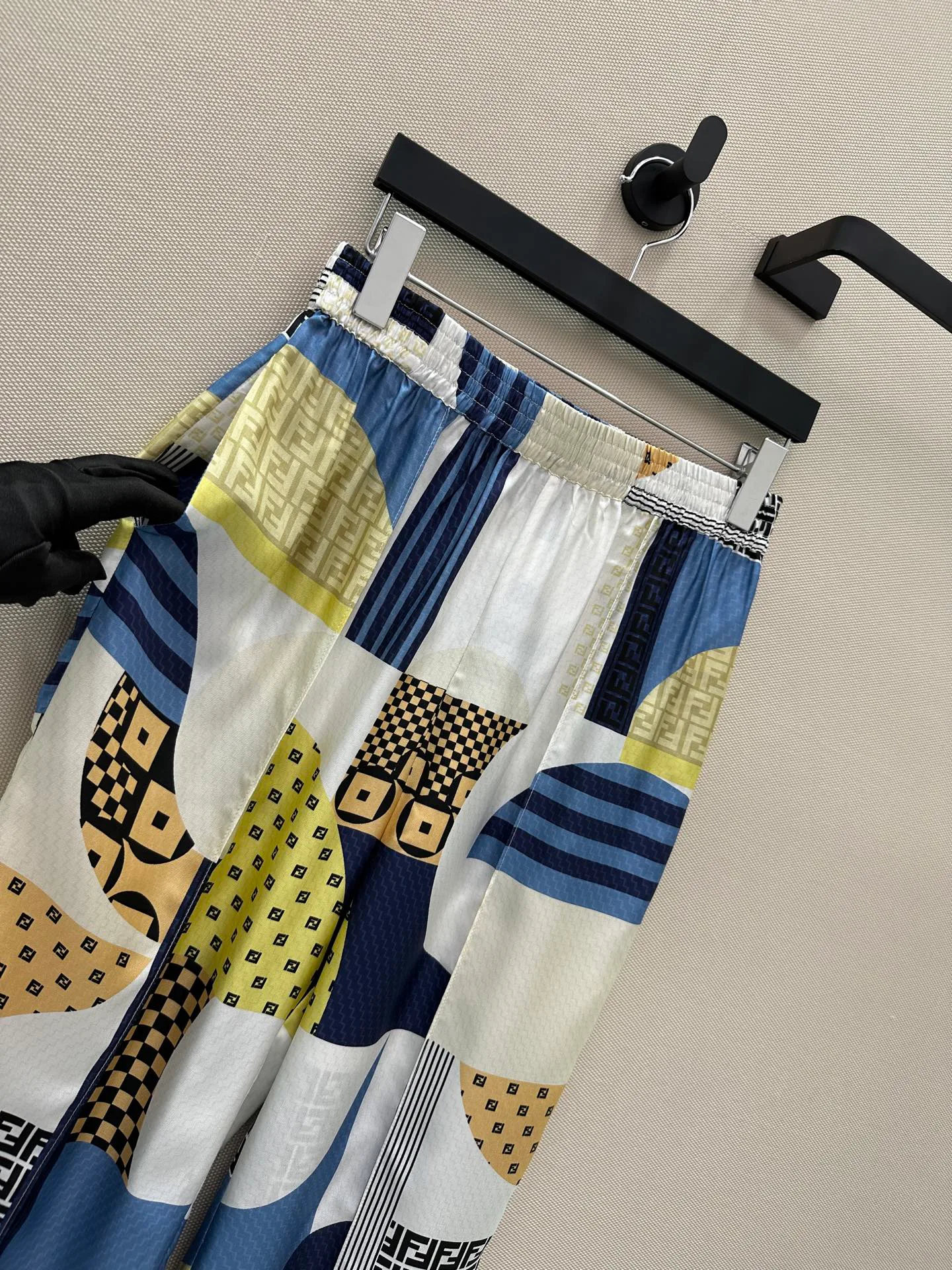 Women's Trousers FENDI 17953282