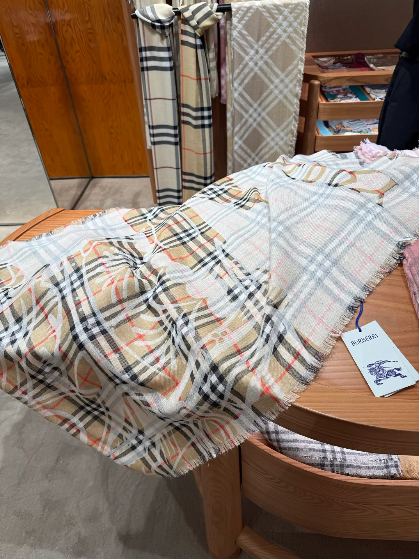 Scarves BURBERRY 18093310