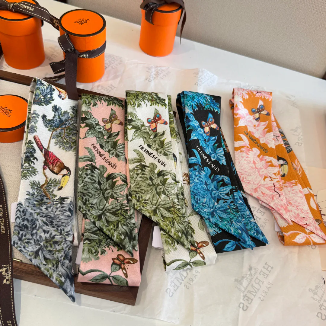 Silk Scarves HERMES 18003421