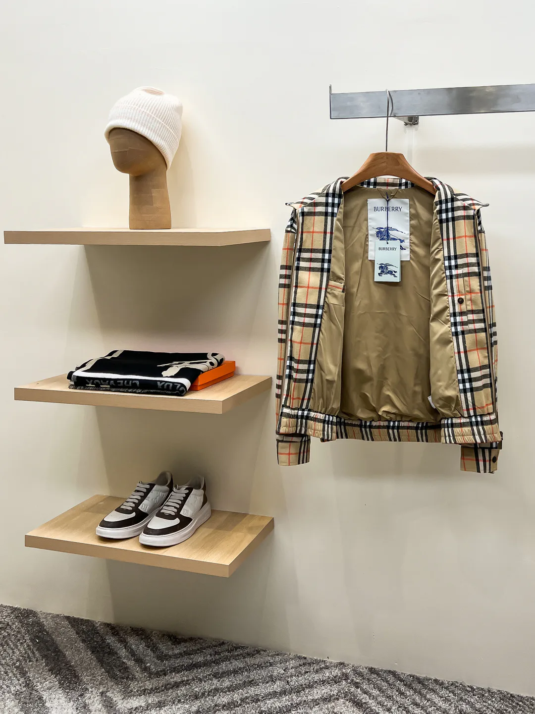 Men's Jackets And Down Jackets BURBERRY 18499083