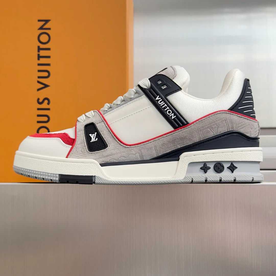 Men's Sneakers LOUIS VUITTON 17950311