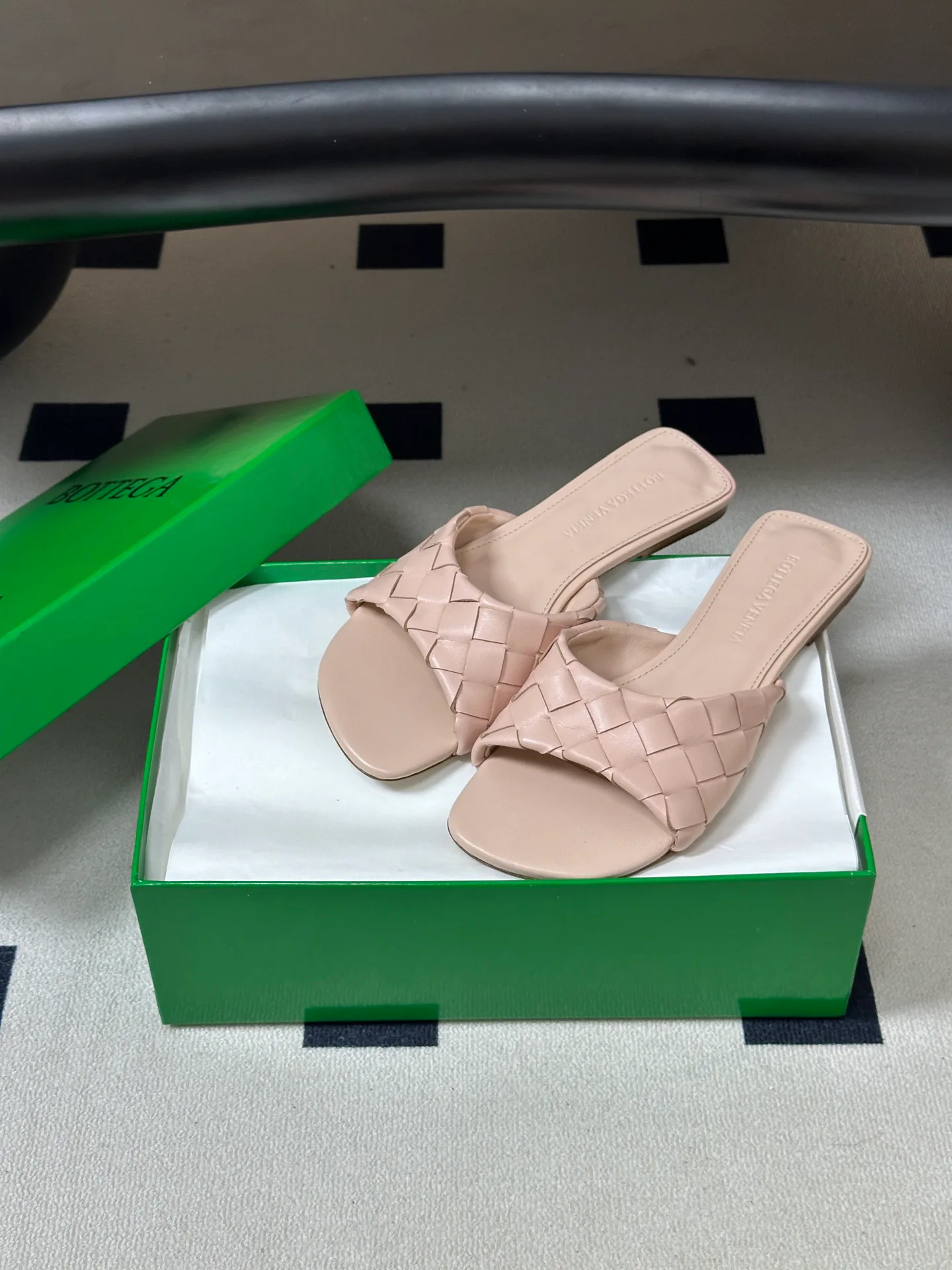 Women's Mules And Clogs BOTTEGA VENETA 18049574
