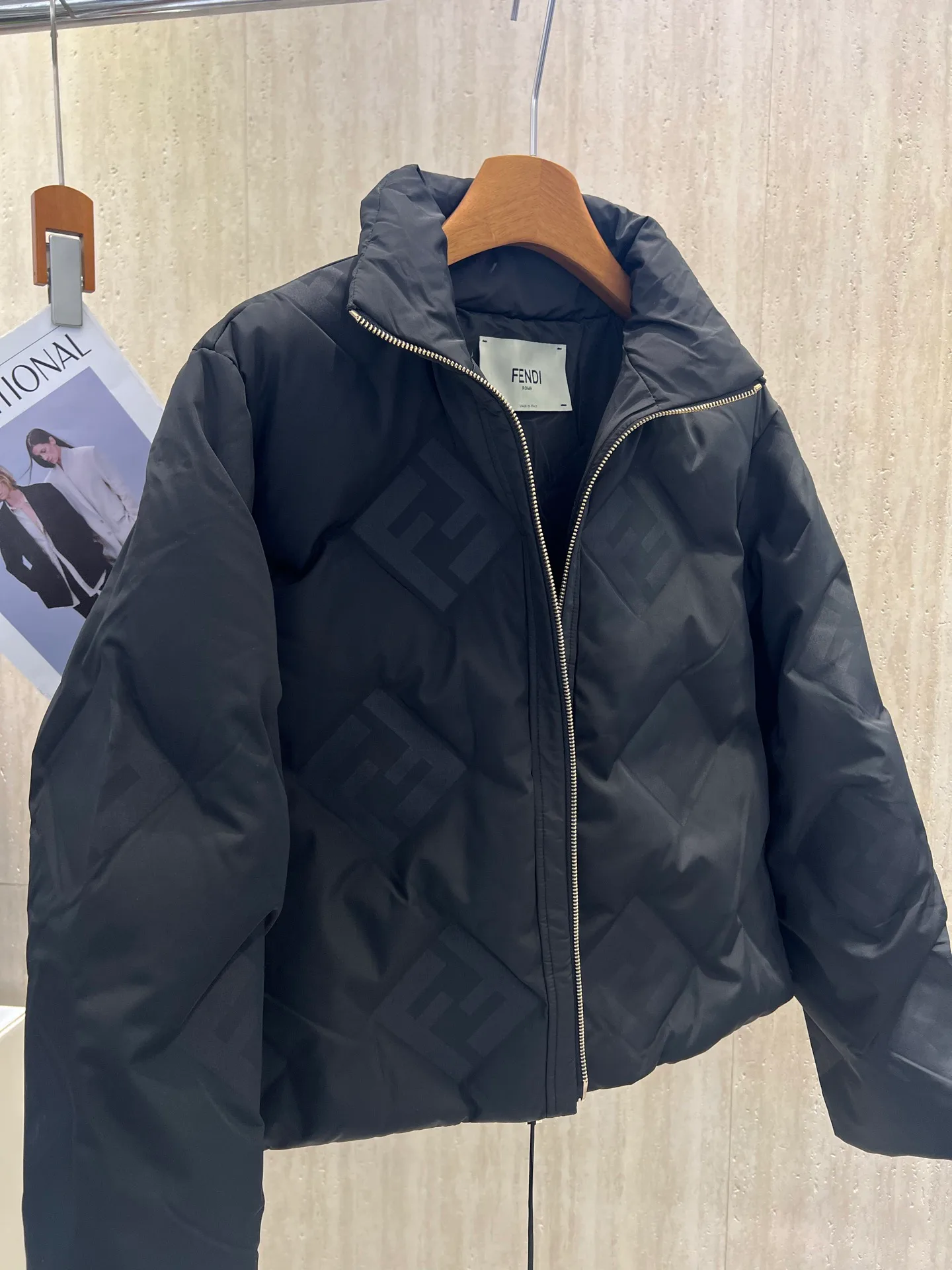 Куртки И Пуховики Женские Fendi 18617157