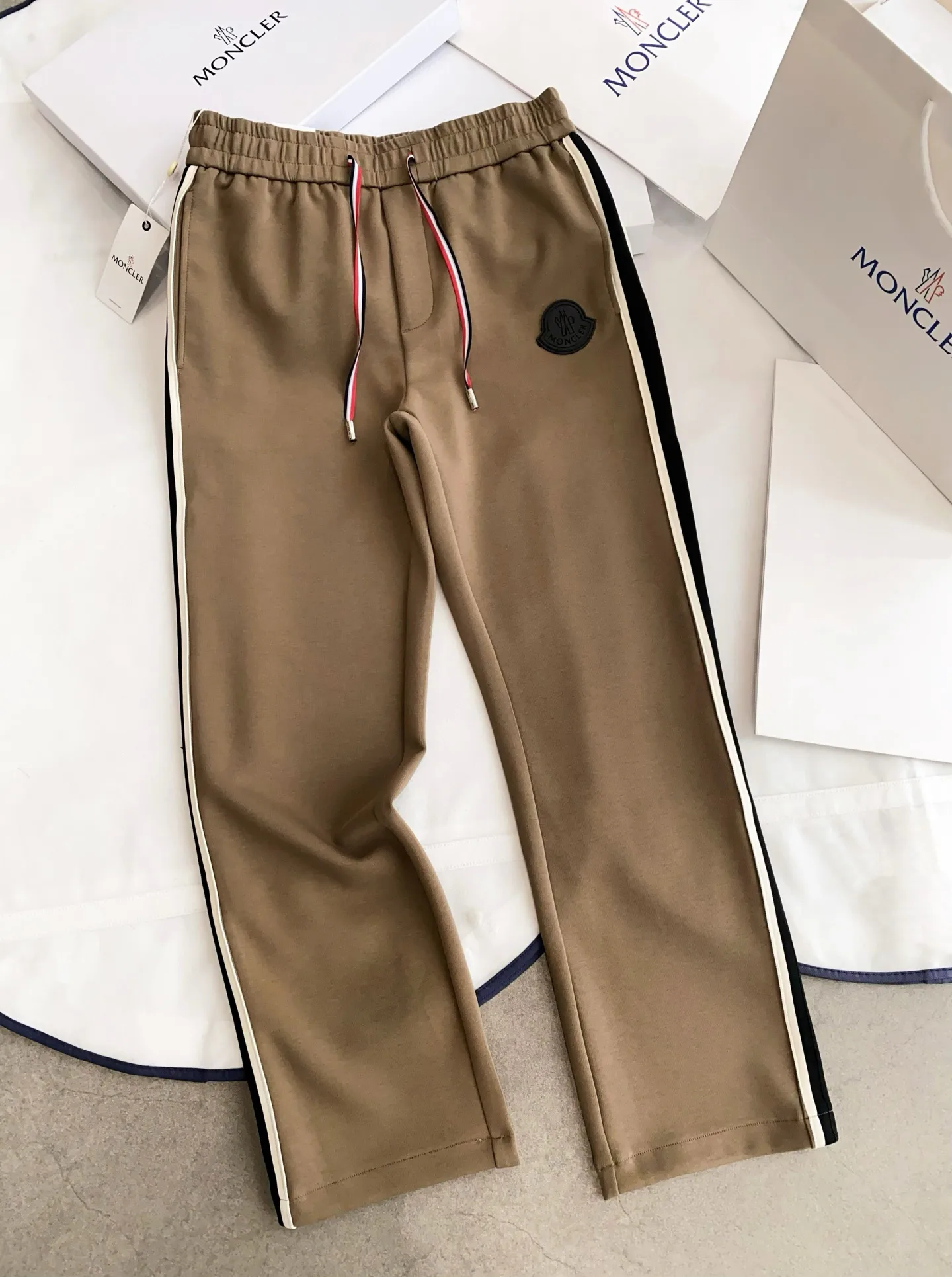 Men's Trousers MONCLER 18314966