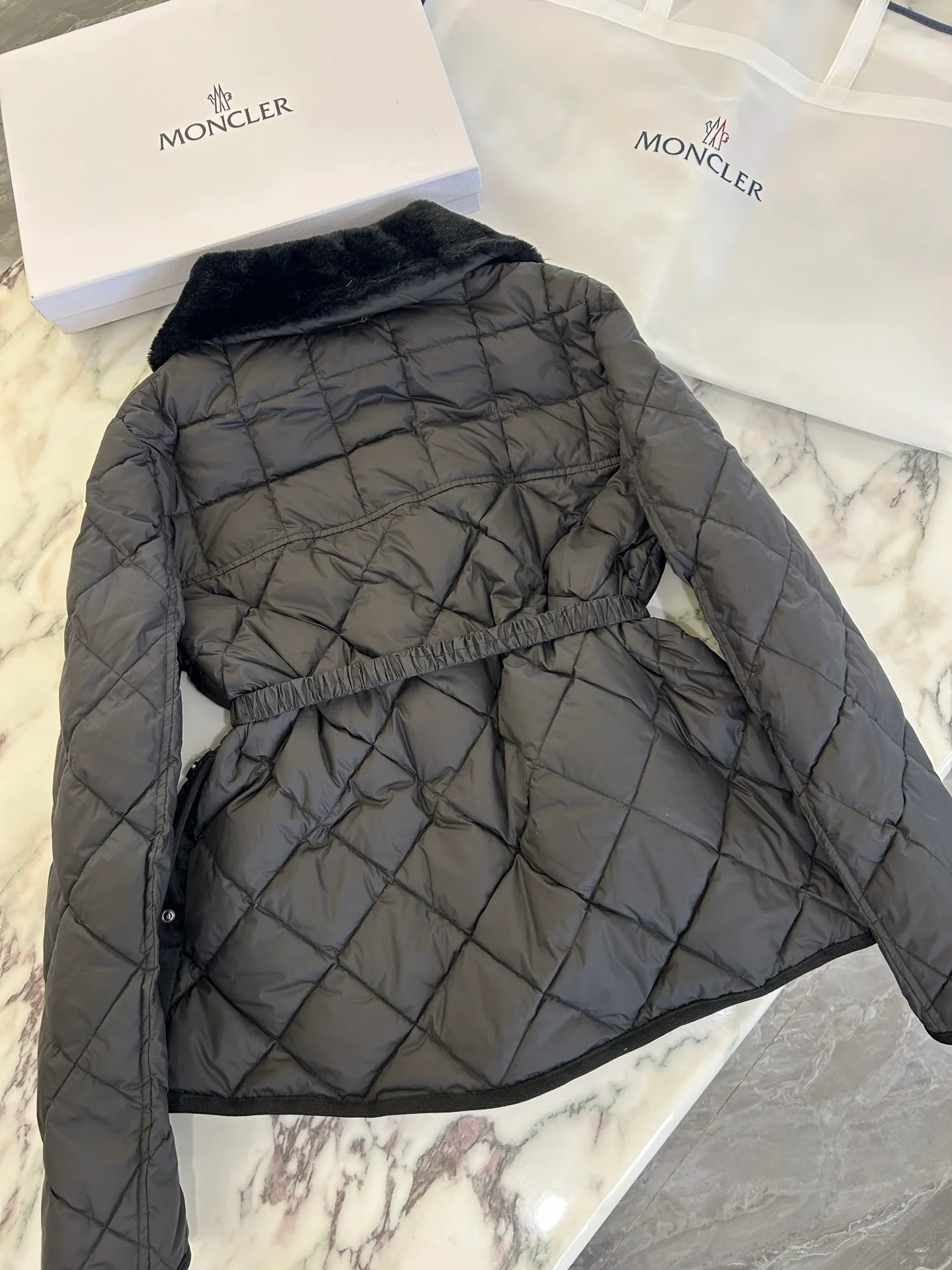 Men's Jackets And Down Jackets MONCLER 18231454