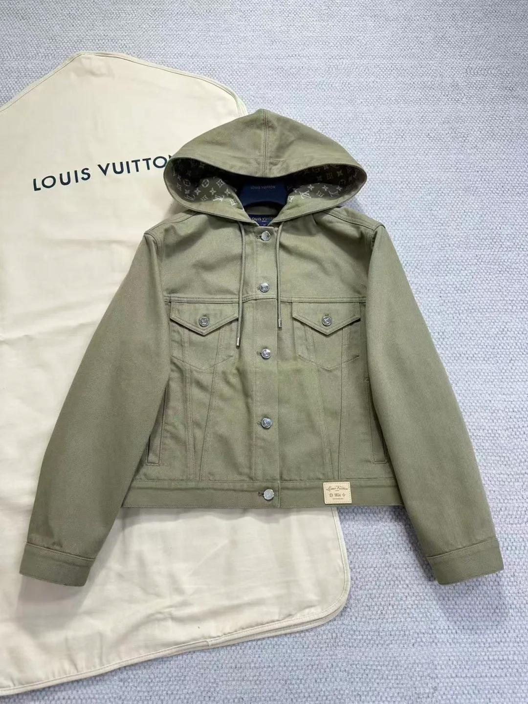 Women's Jackets And Down Jackets LOUIS VUITTON 18189413