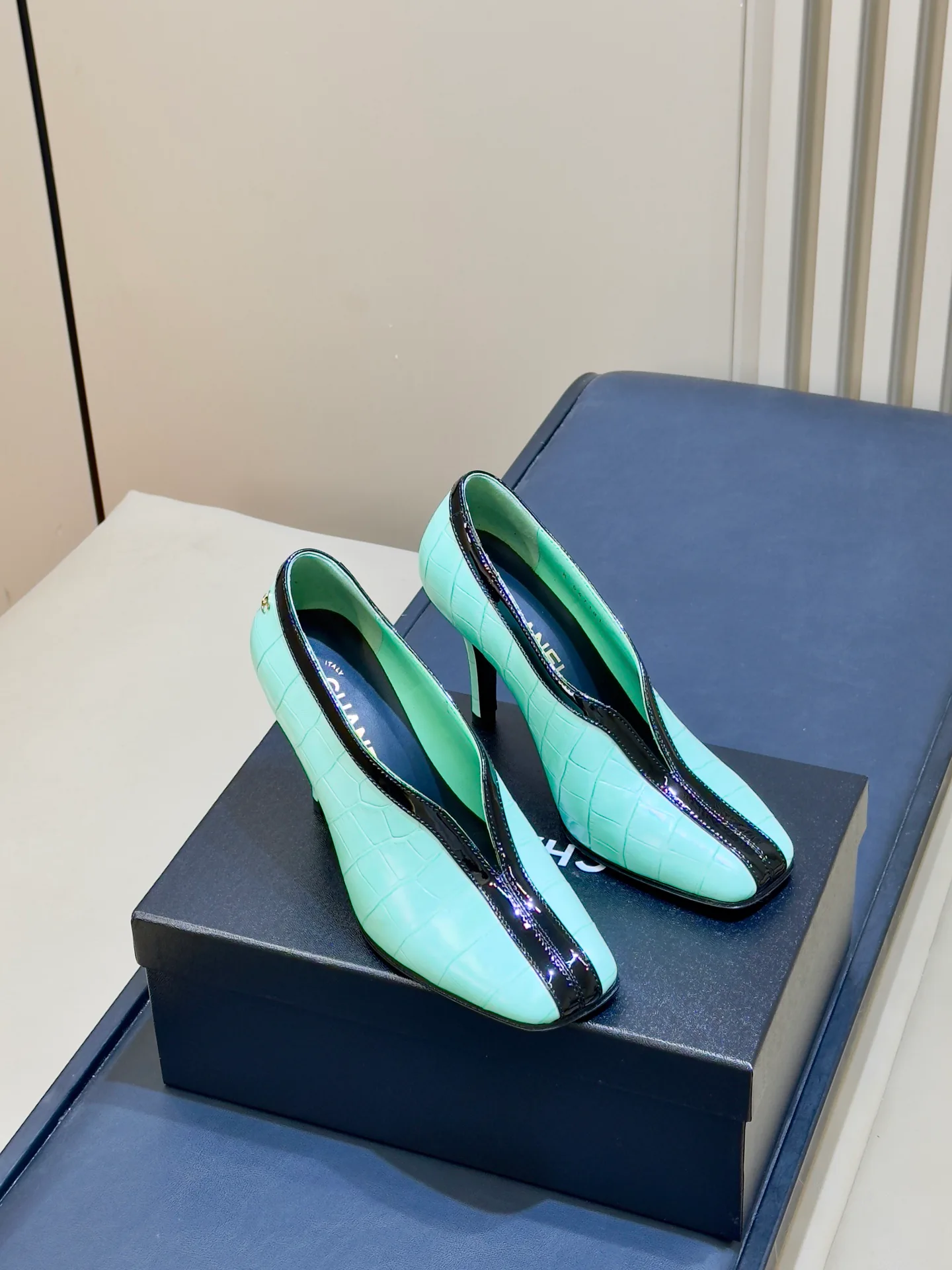 Women's Heels CHANEL 18073456