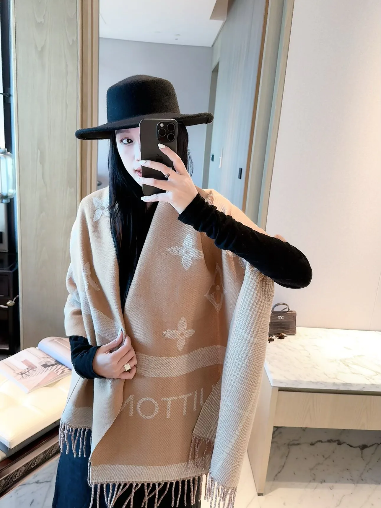 Scarves LOUIS VUITTON 18002827