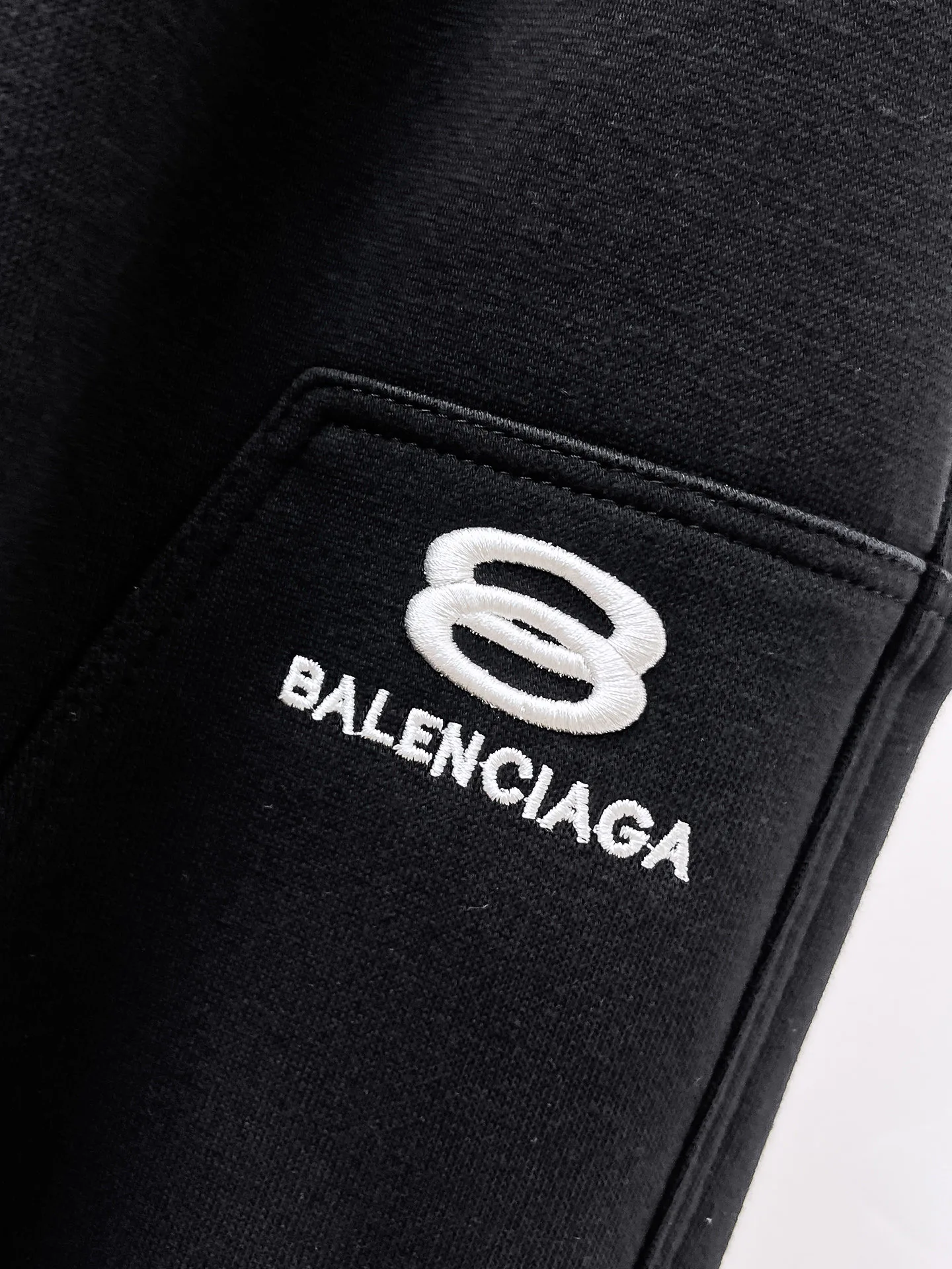 Men's Trousers BALENCIAGA 18399367
