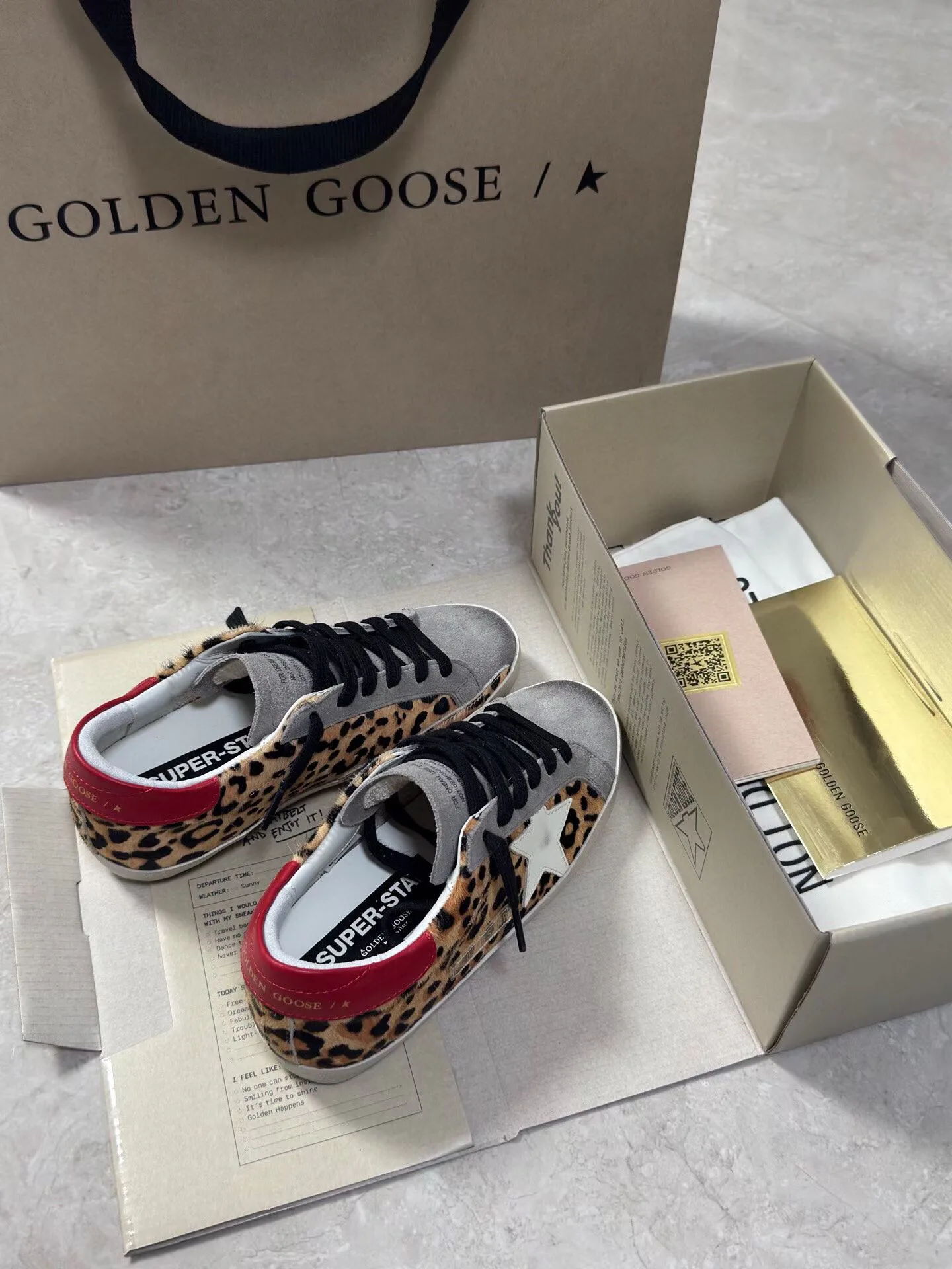 Women's Sneakers GOLDEN GOOSE 18265606