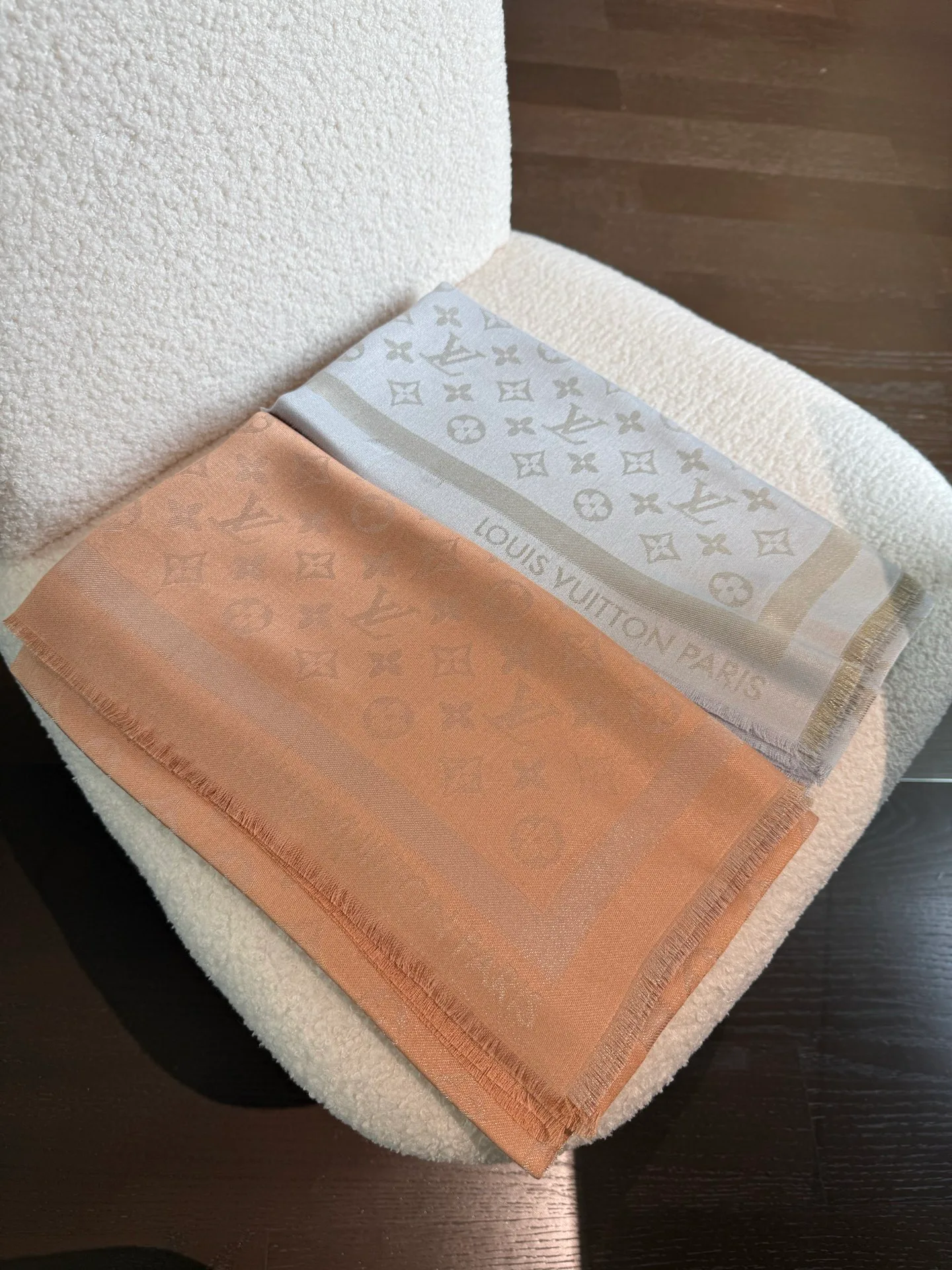 Scarves LOUIS VUITTON 17448576