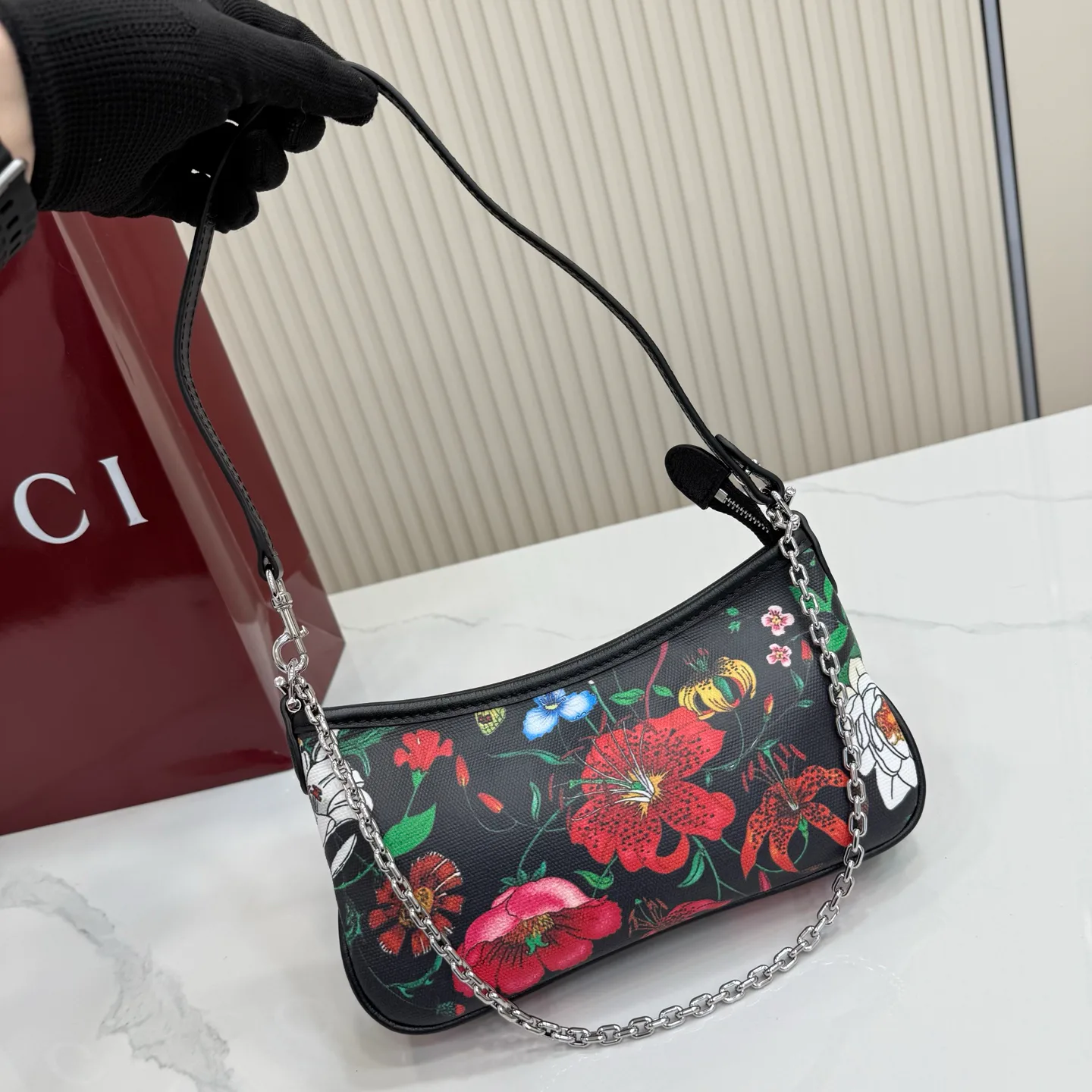 Women's Shoulder Bags GUCCI 17904056
