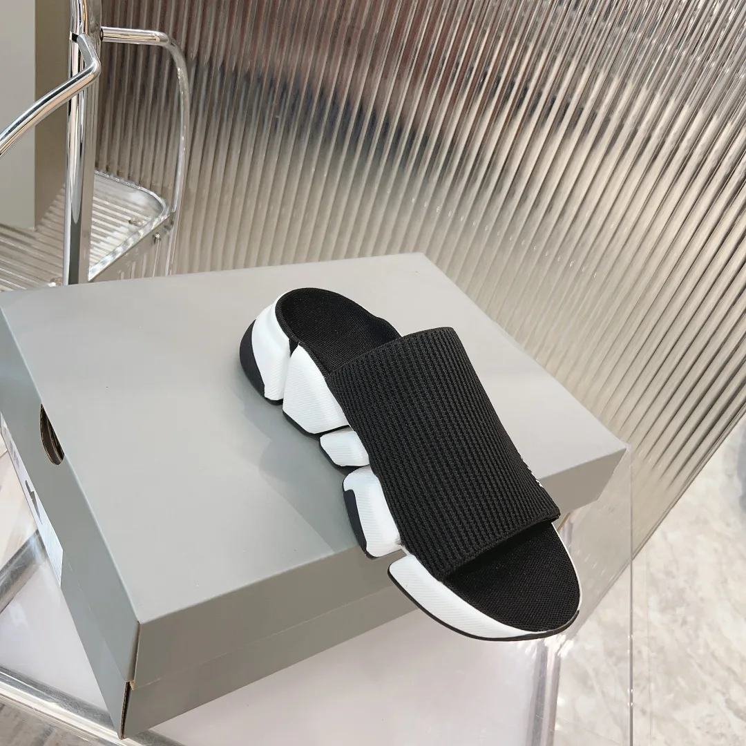 Women's Flip-Flops BALENCIAGA 17182657