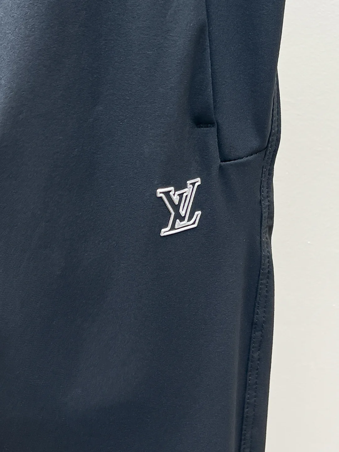 Men's Trousers LOUIS VUITTON 18499203