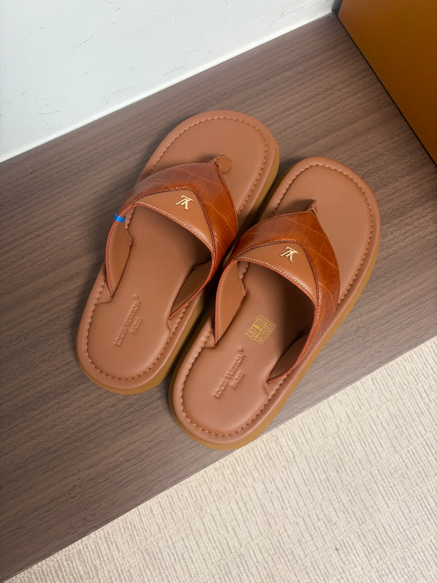 Men's Flip-Flops LOUIS VUITTON 17530573