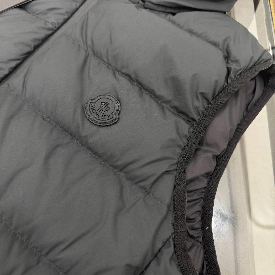 Women's Vests MONCLER 18001989