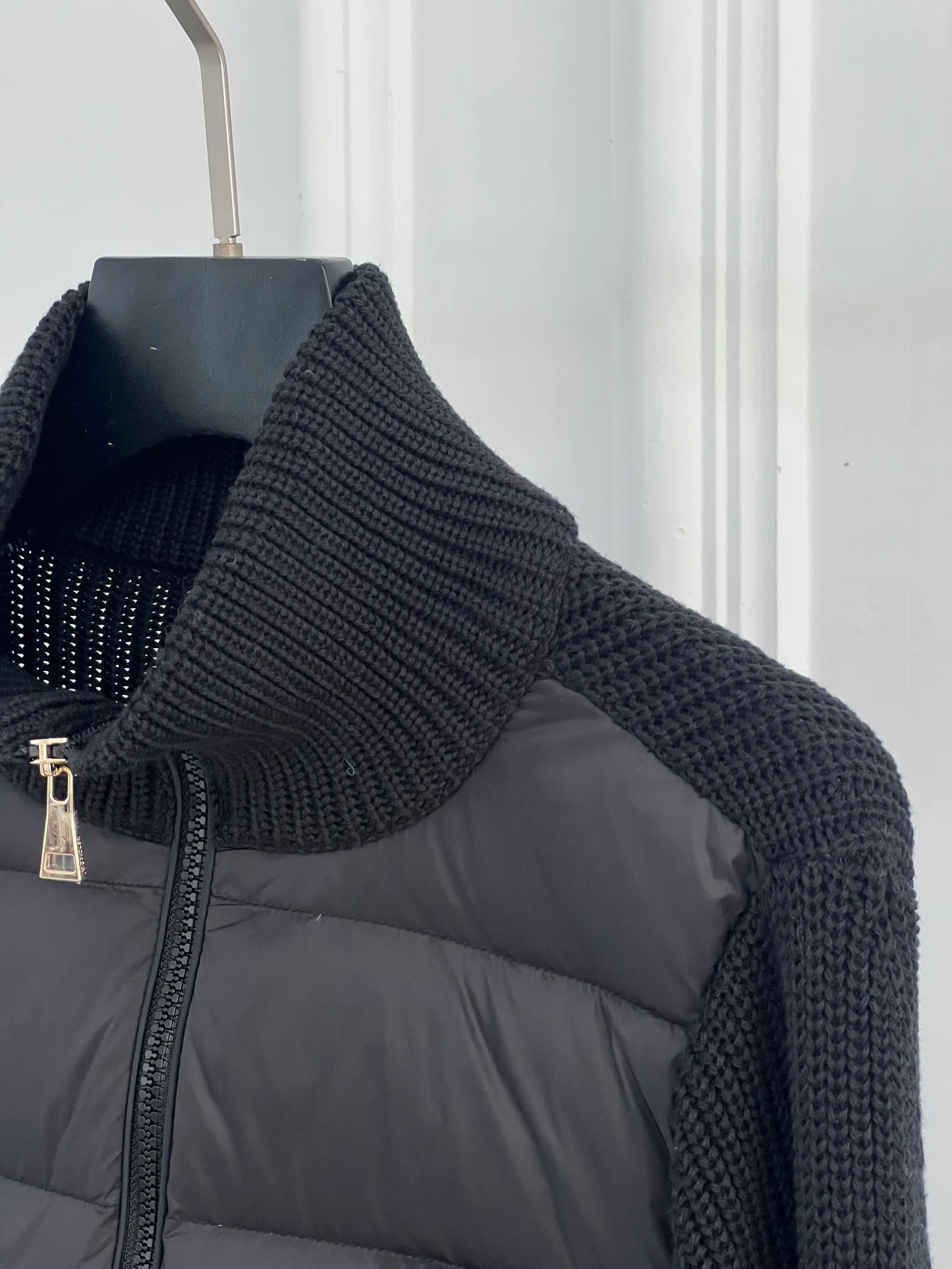 Women's Jackets And Down Jackets MONCLER 18416252