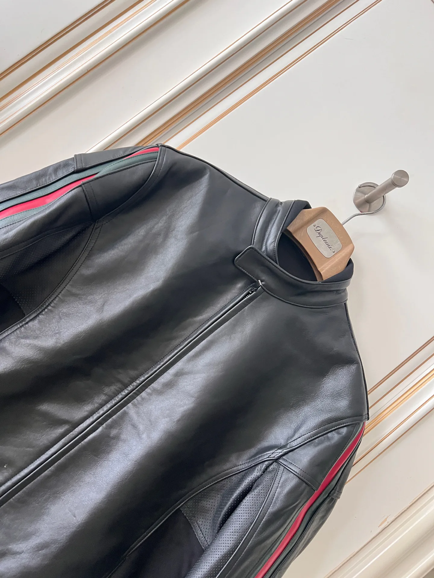 Women's Leather Jackets And Sheepskin Coats GUCCI 18408974
